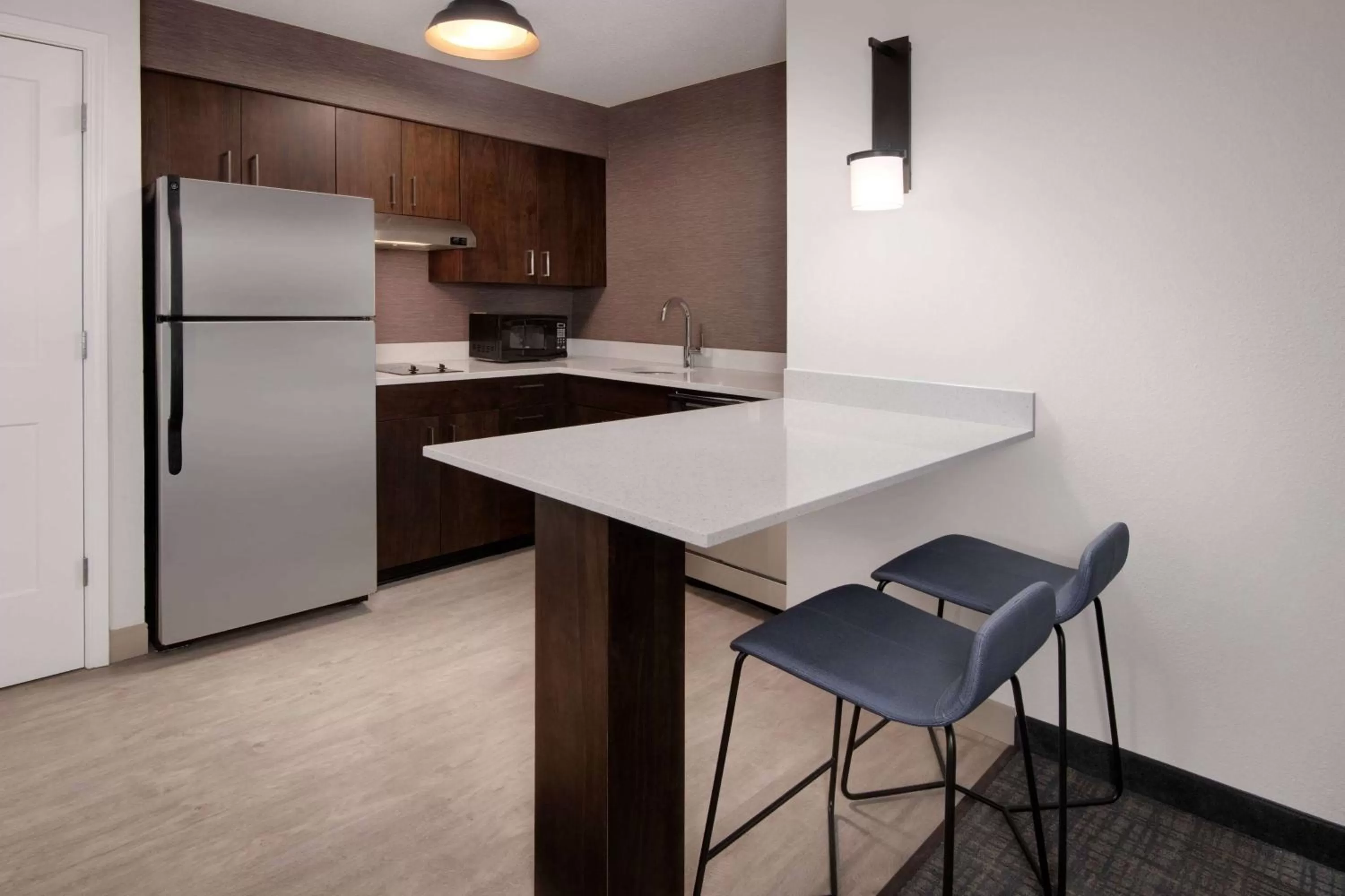 Kitchen or kitchenette in Sonesta ES Suites Atlanta Alpharetta North Point Mall