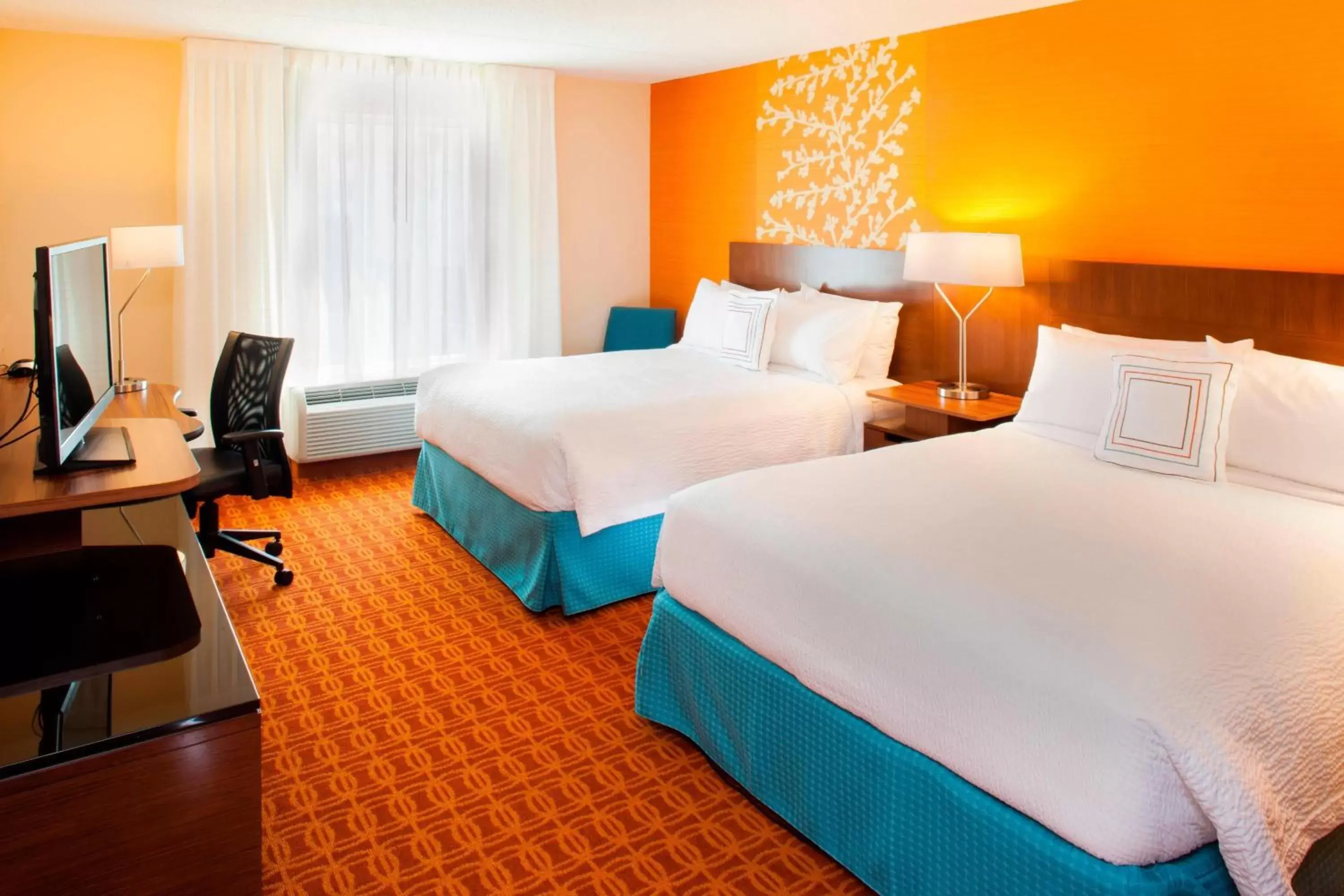 Photo of the whole room, Bed in Fairfield Inn & Suites by Marriott Atlanta Gwinnett Place