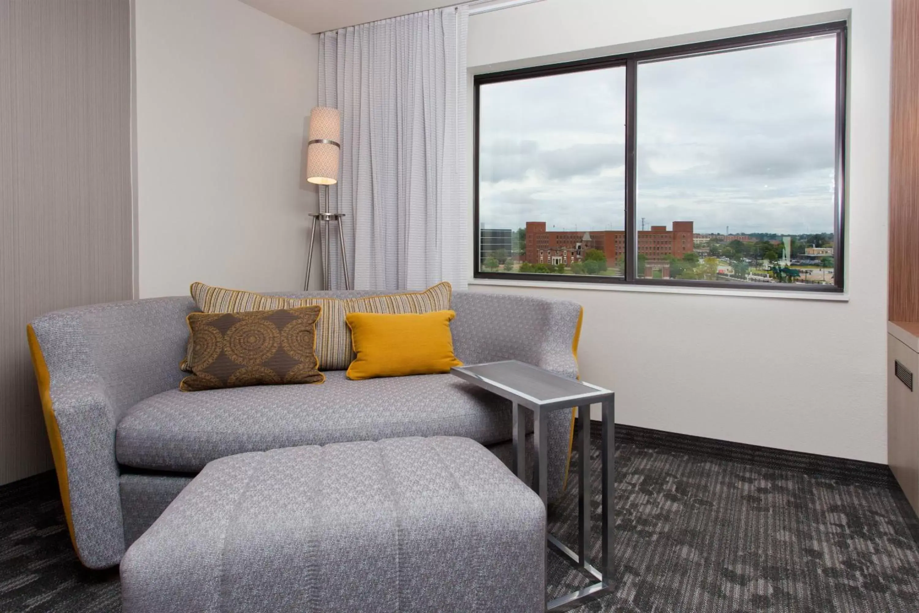 Lounge or bar, Seating Area in Courtyard by Marriott Columbus Phenix City