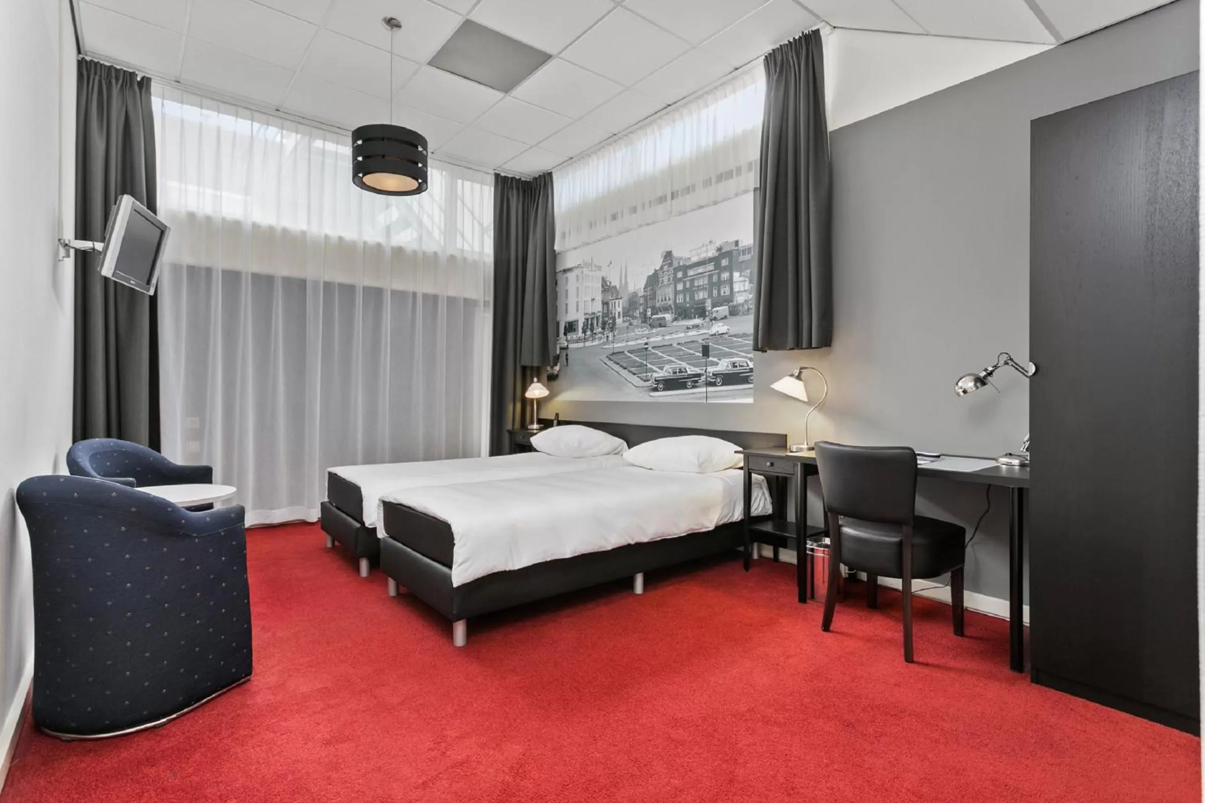 Decorative detail, Bed in Crown Inn