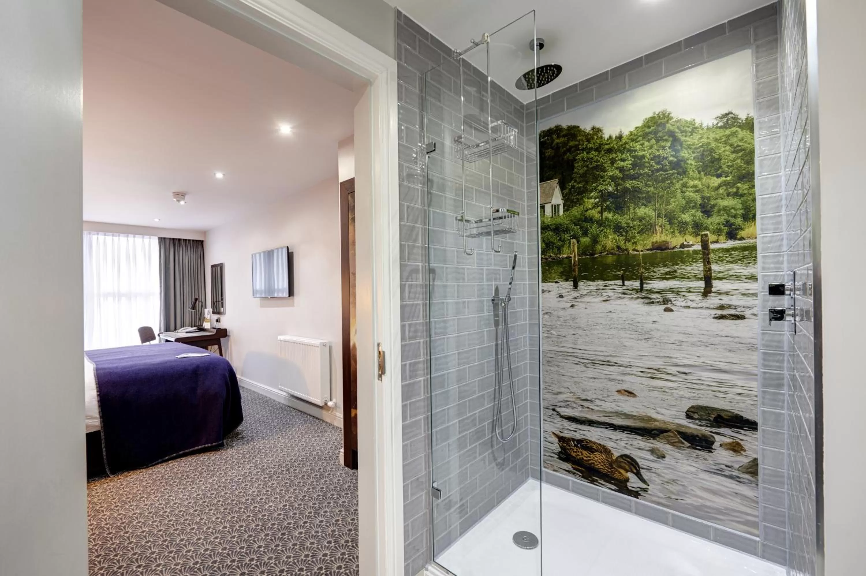Bathroom, Bed in Mercure Inverness Hotel