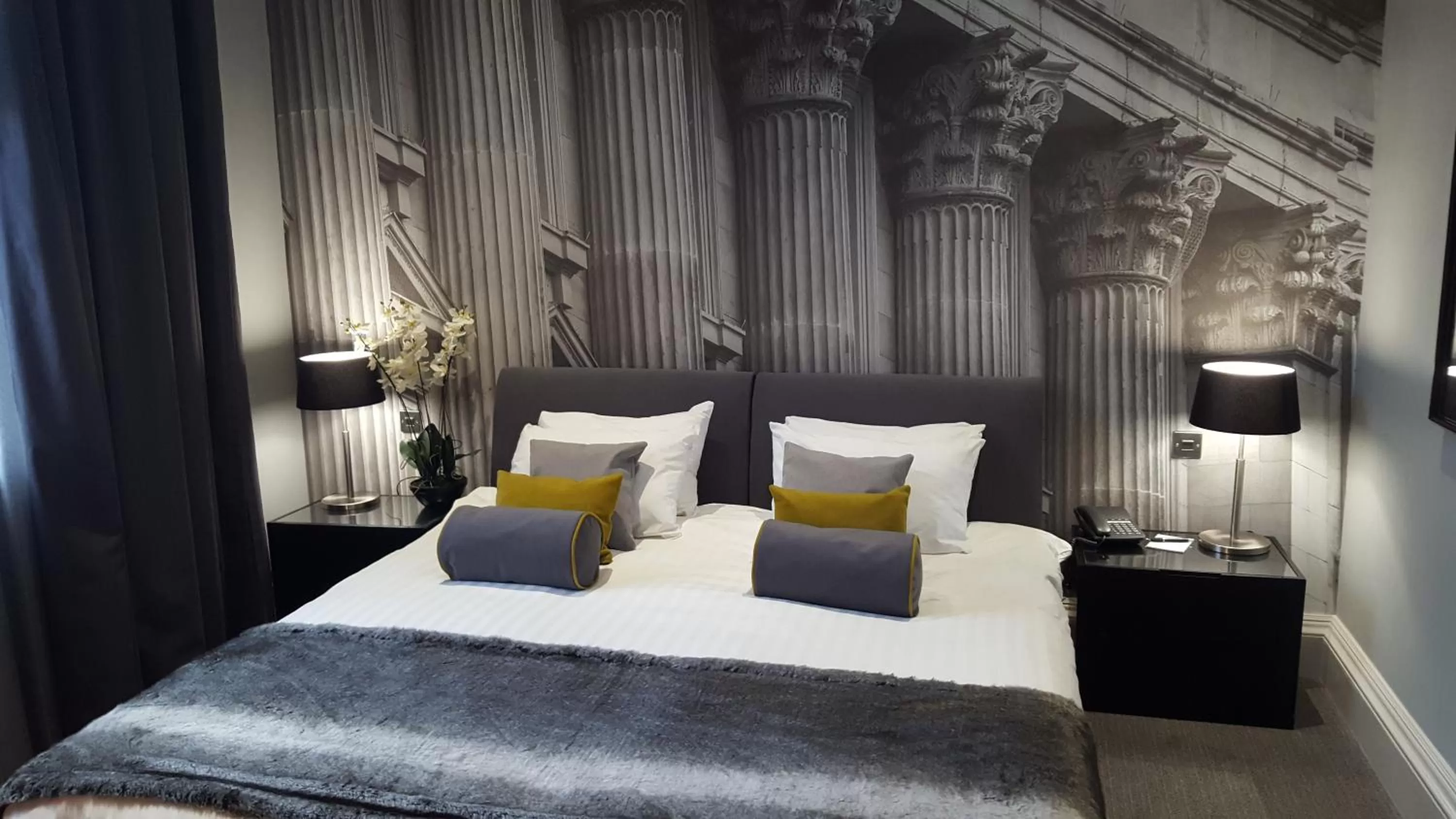 Bed in Grey Street Hotel