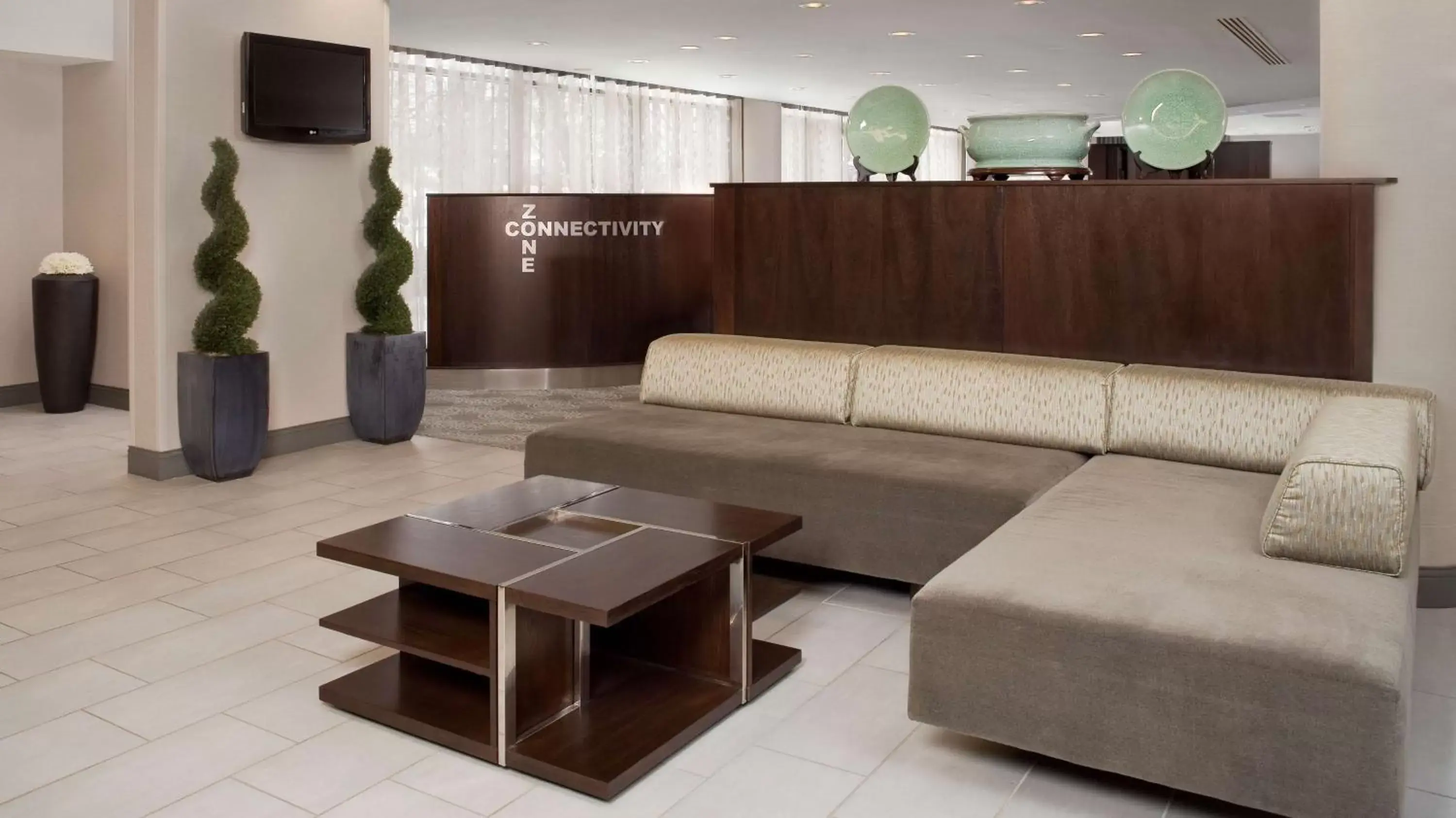 Lobby or reception, Seating Area in DoubleTree by Hilton Hotel Chicago - Schaumburg