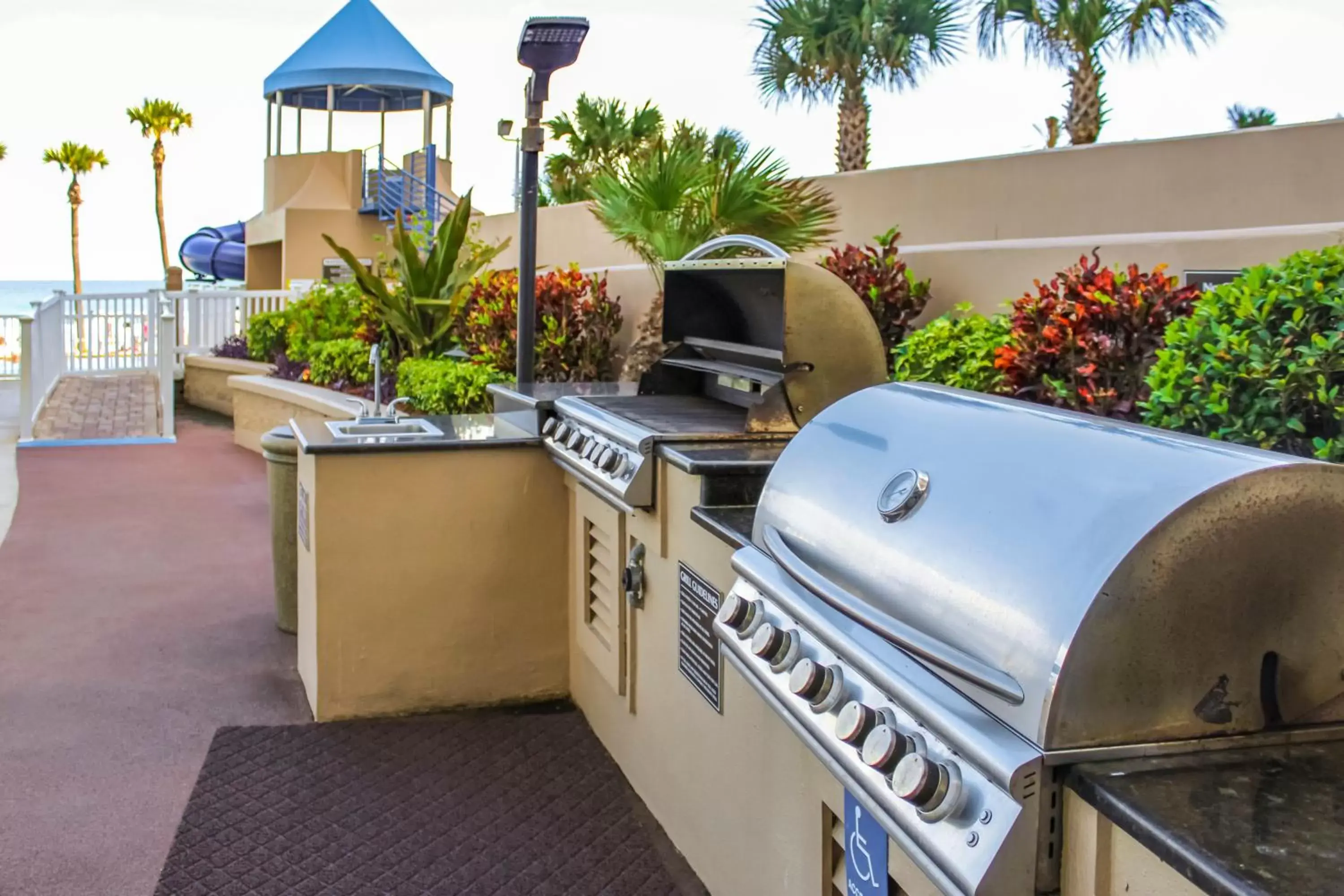 BBQ Facilities in Daytona Beach Regency