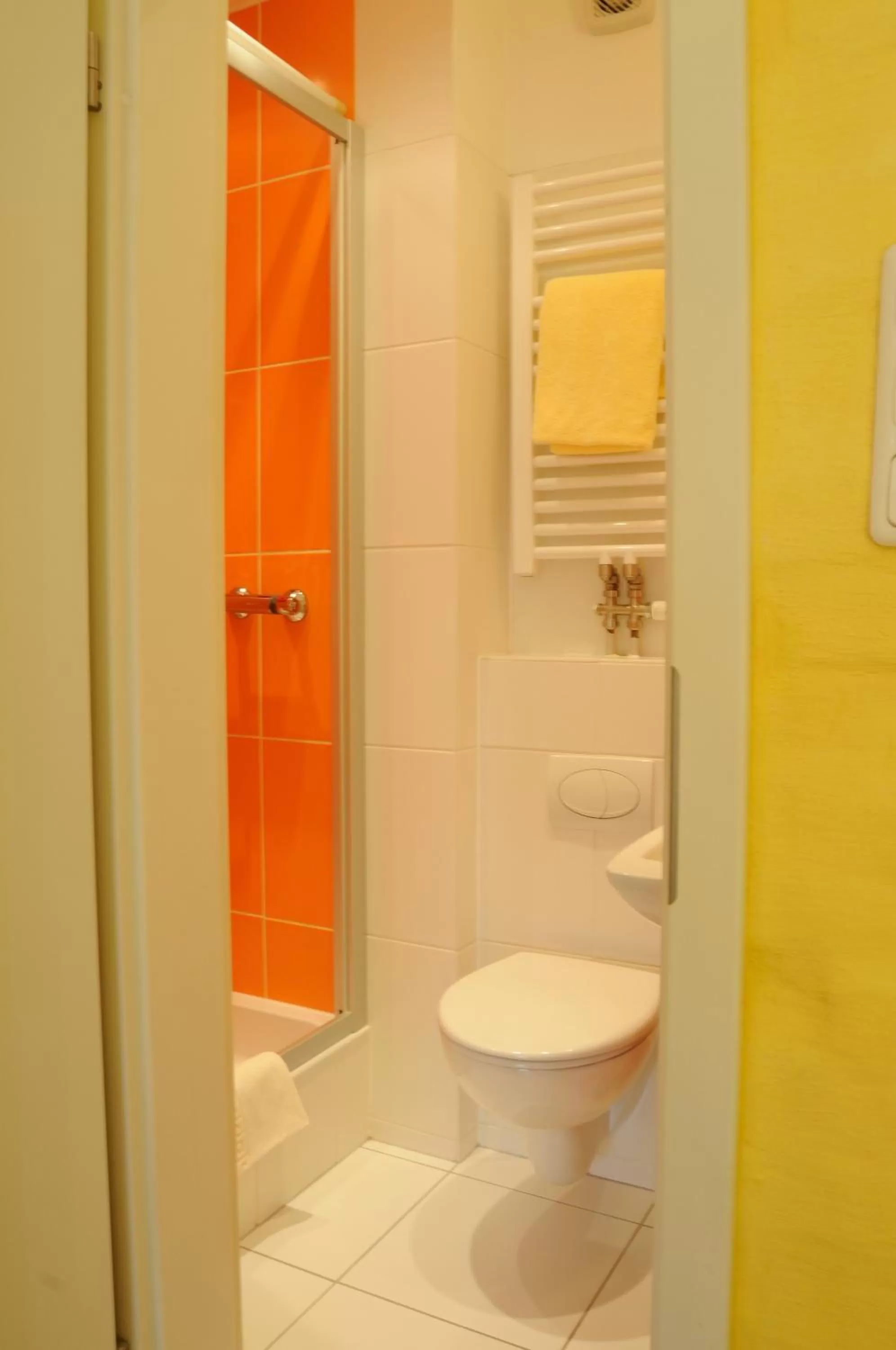 Bathroom in Hotel zur alten Stadtmauer