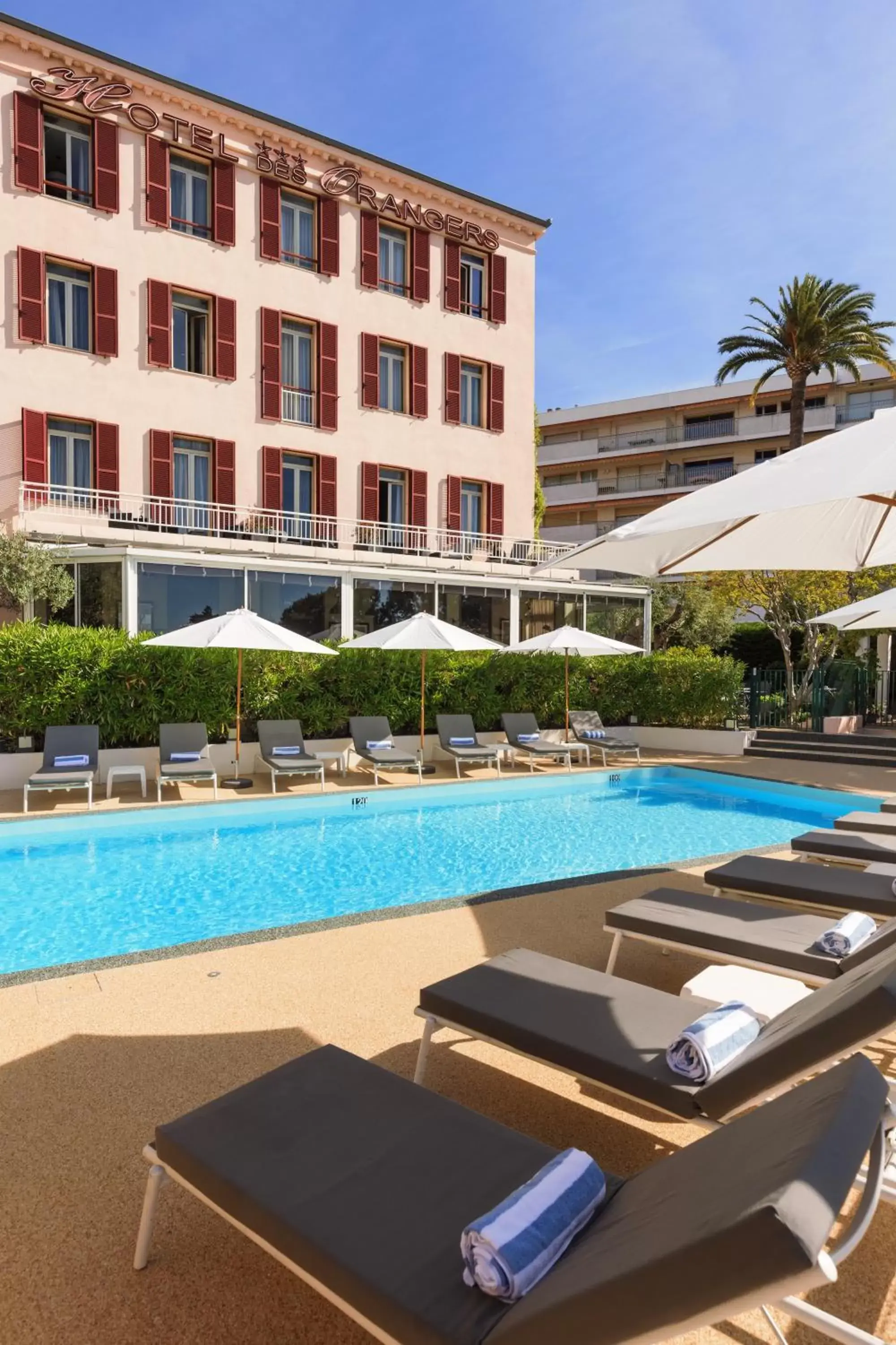 Property building, Swimming Pool in The Originals Boutique, Hôtel des Orangers, Cannes (Inter-Hotel)