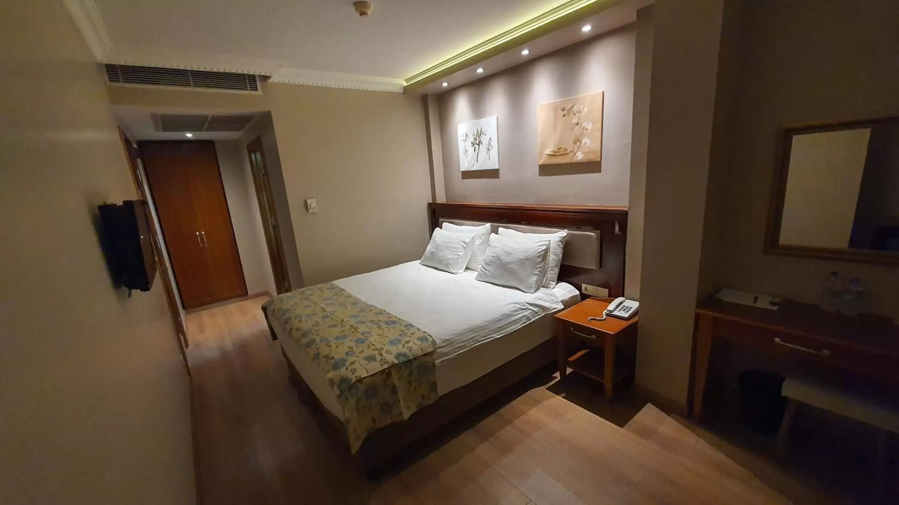 Bedroom, Bed in Asur Hotel