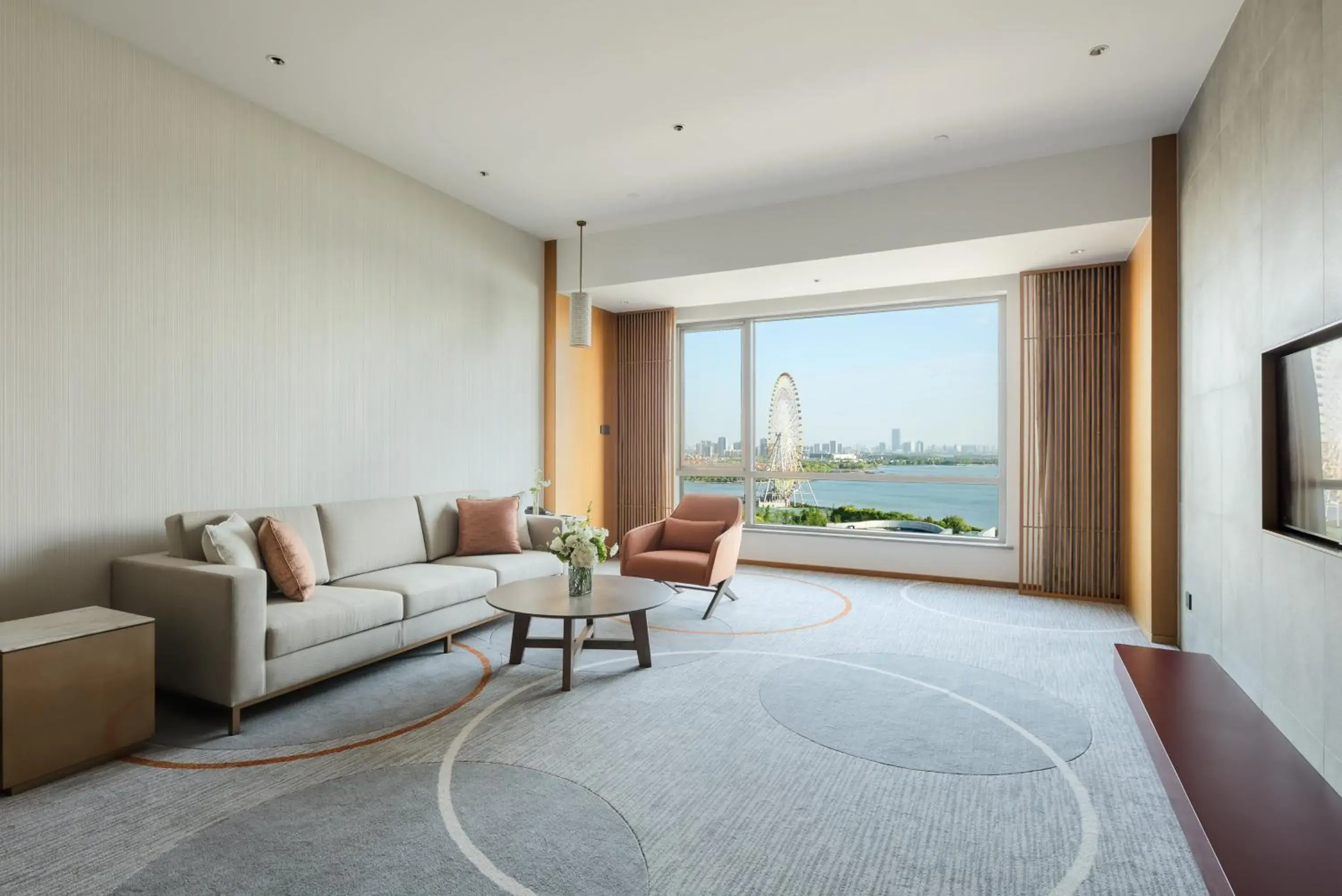 Photo of the whole room, Seating Area in InterContinental Suzhou Hotel, an IHG Hotel