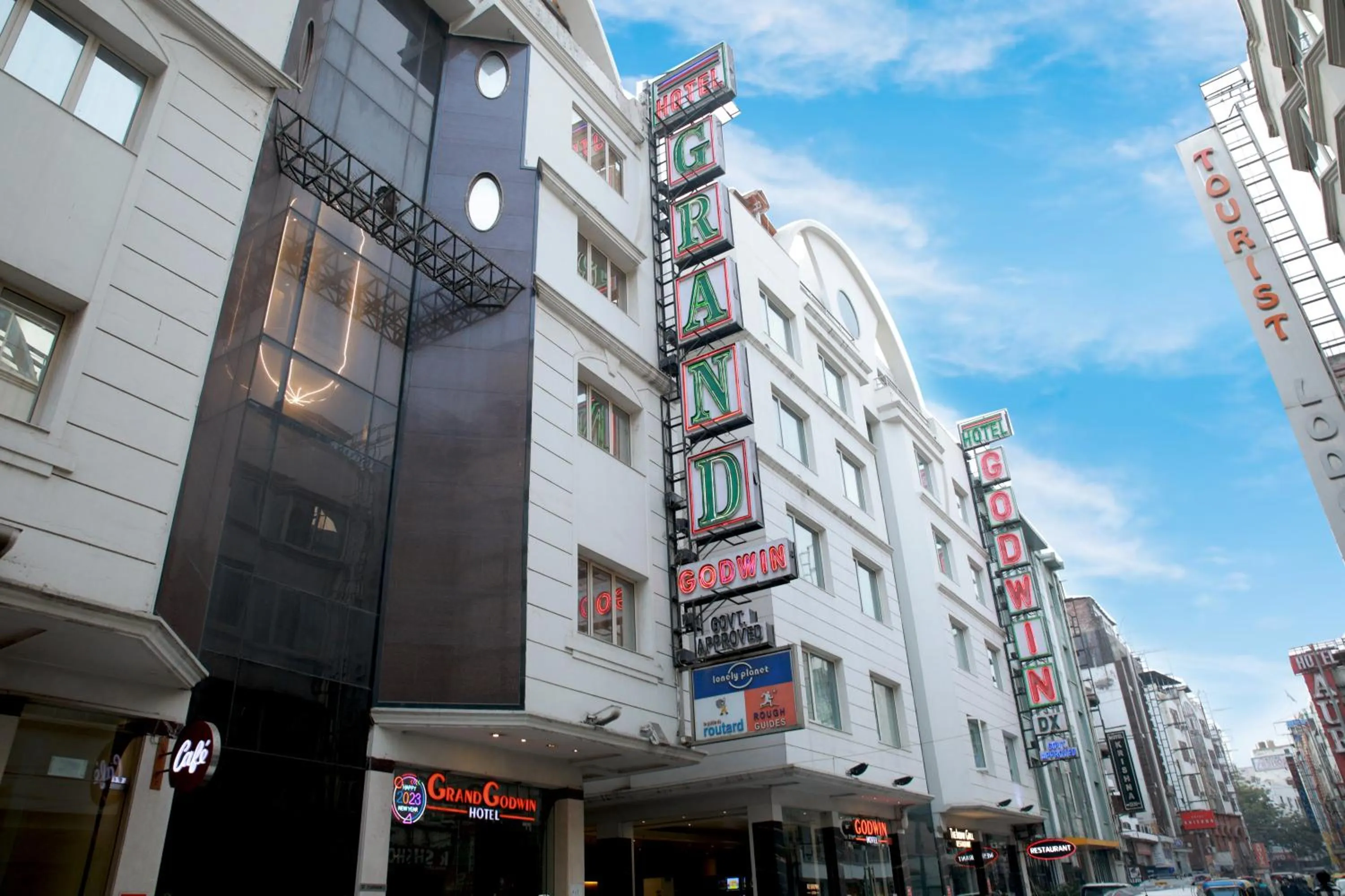 Property building in Hotel Grand Godwin - Near New Delhi Railway Station - Paharganj