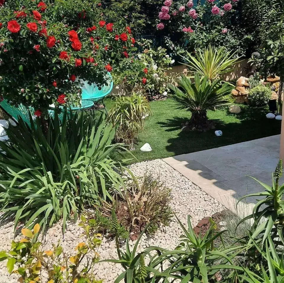 Garden in Chambre d'hôtes dans Villa Diane