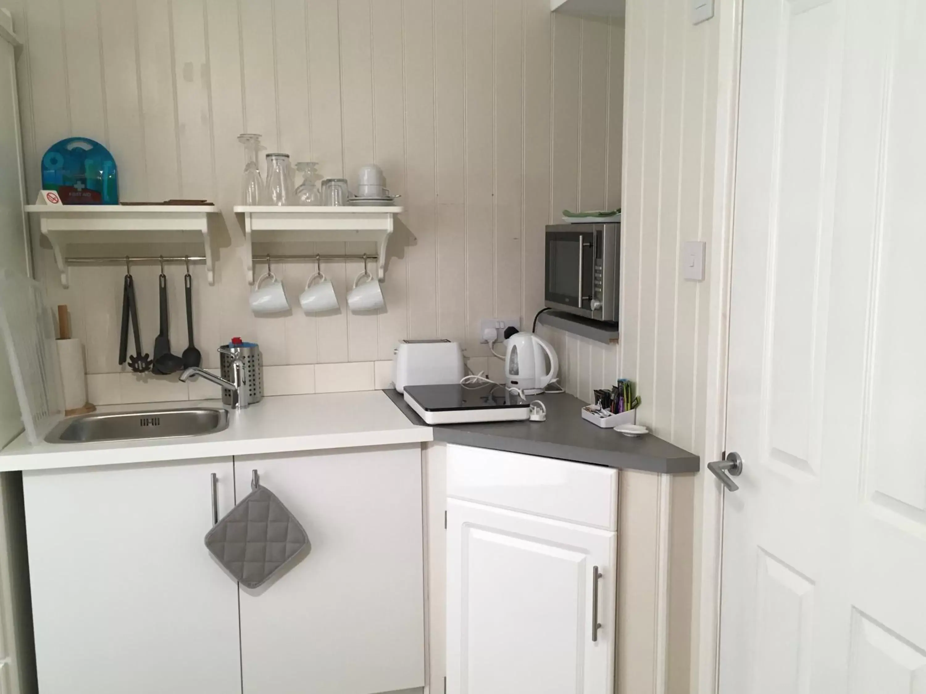 Kitchen/Kitchenette in Petherton Cottage Studios