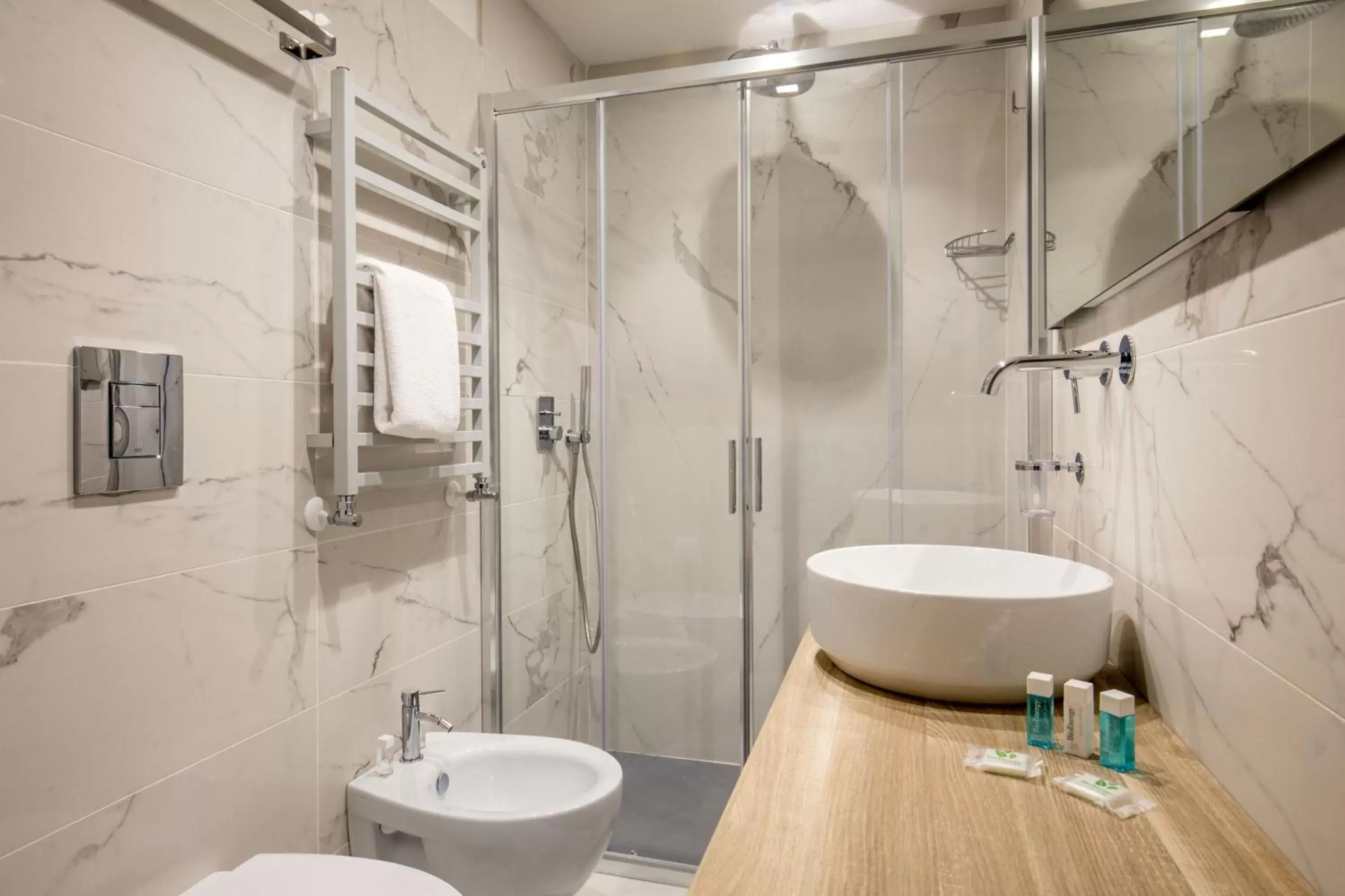 Shower, Bathroom in Hotel Villa Grazioli