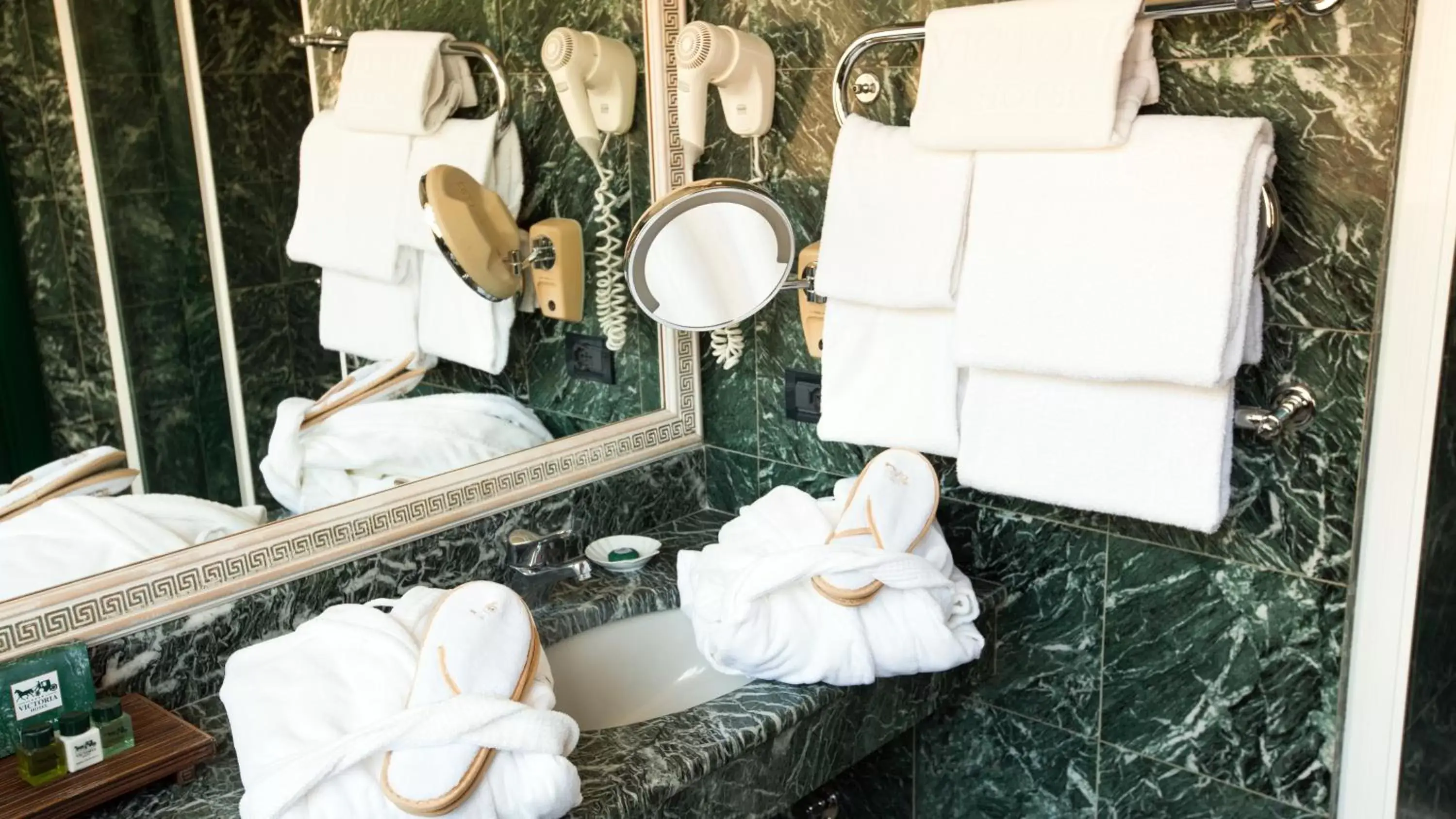 Bathroom in Hotel Victoria & Iside Spa Bathroom in Hotel Victoria & Iside Spa