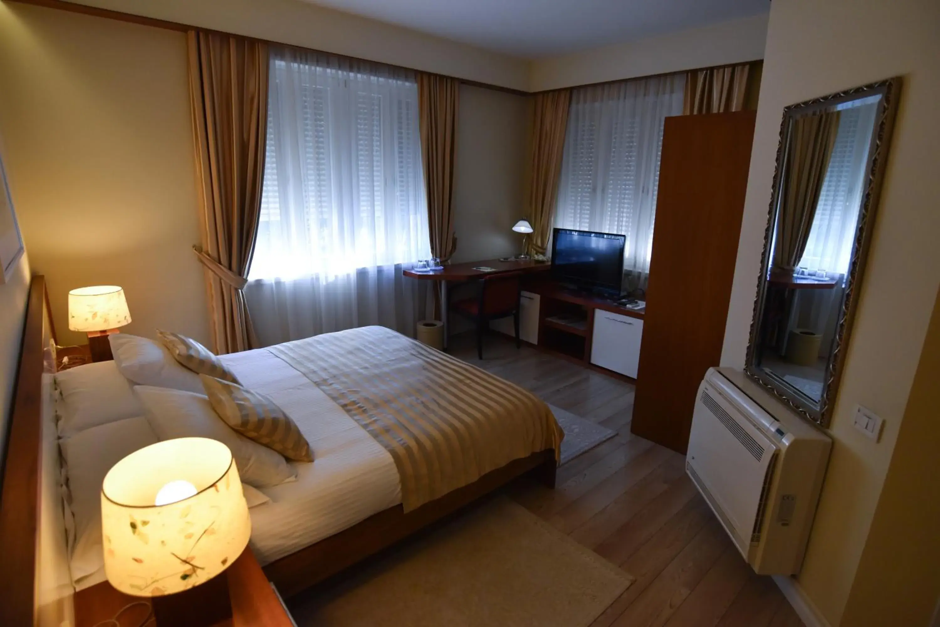 Photo of the whole room, Bed in Hotel Sokrat