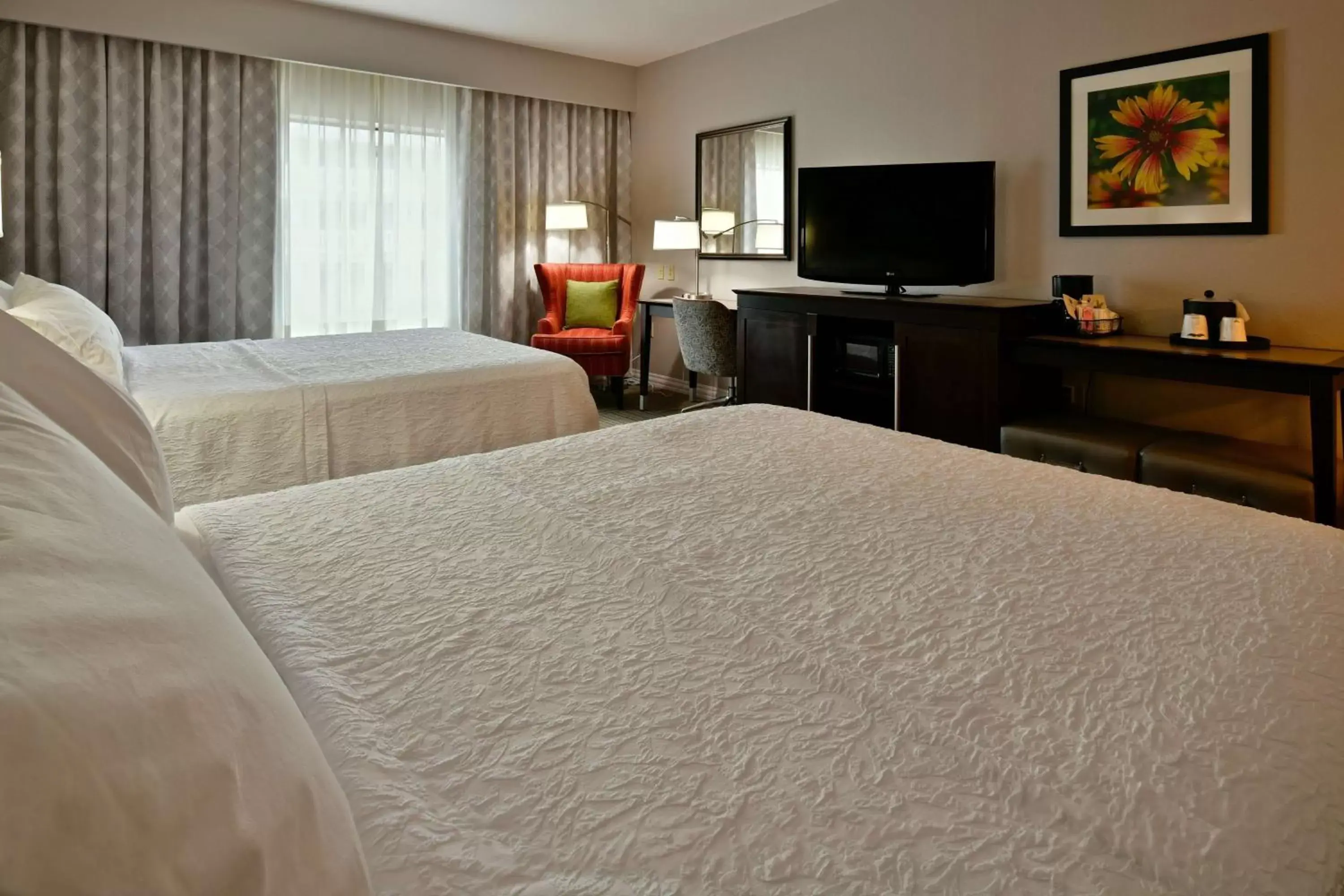 Bedroom, Bed in Hampton Inn & Suites Fredericksburg