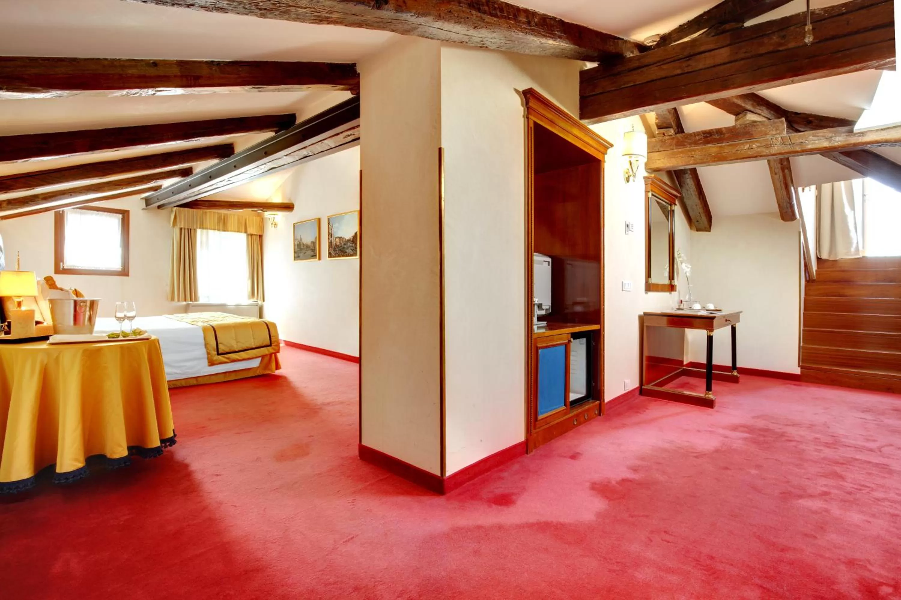 Photo of the whole room, Bed in Hotel Donà Palace