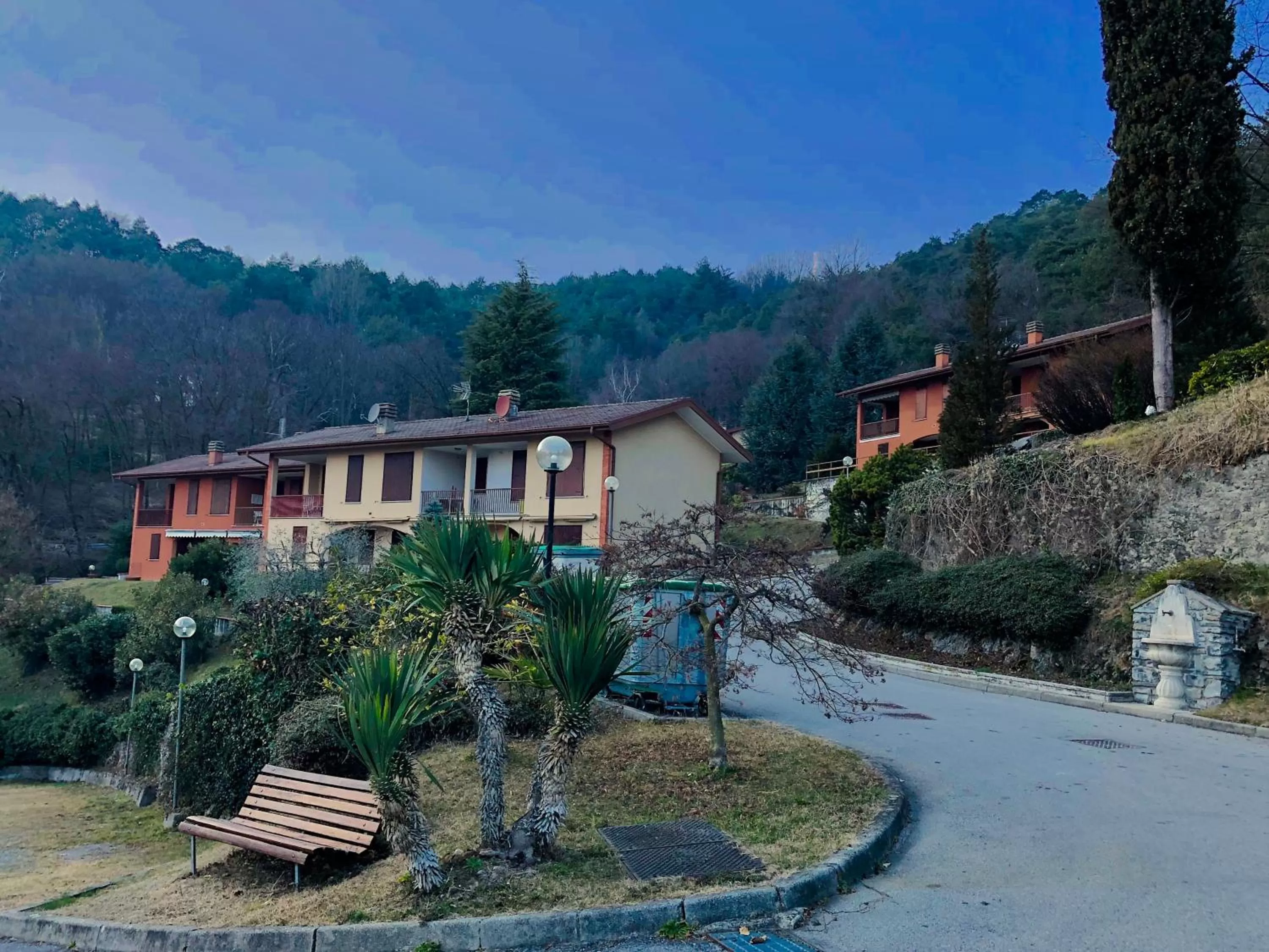 Neighbourhood, Property Building in Menaggio appartamento le Terrazze