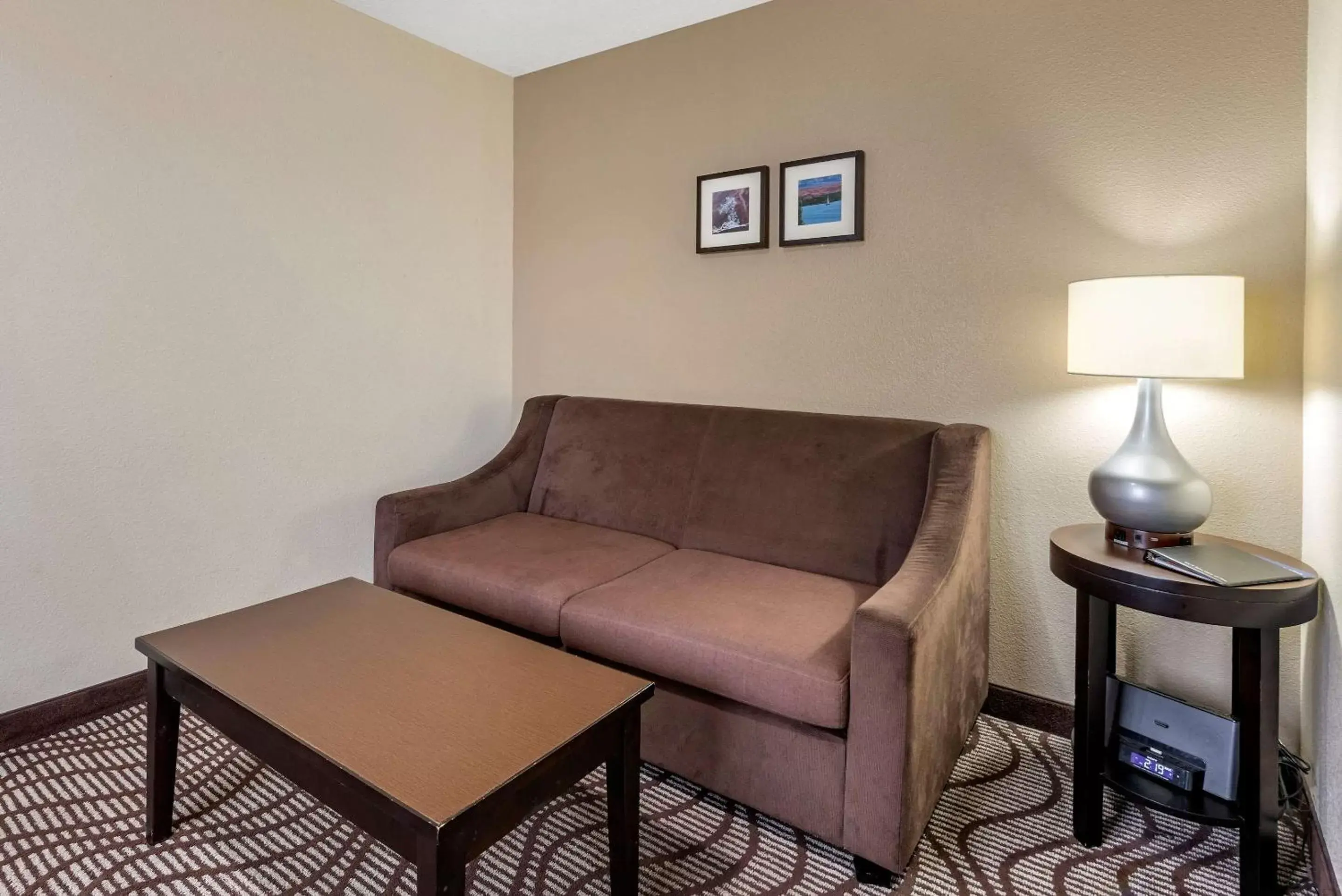 Photo of the whole room, Seating Area in Comfort Inn & Suites