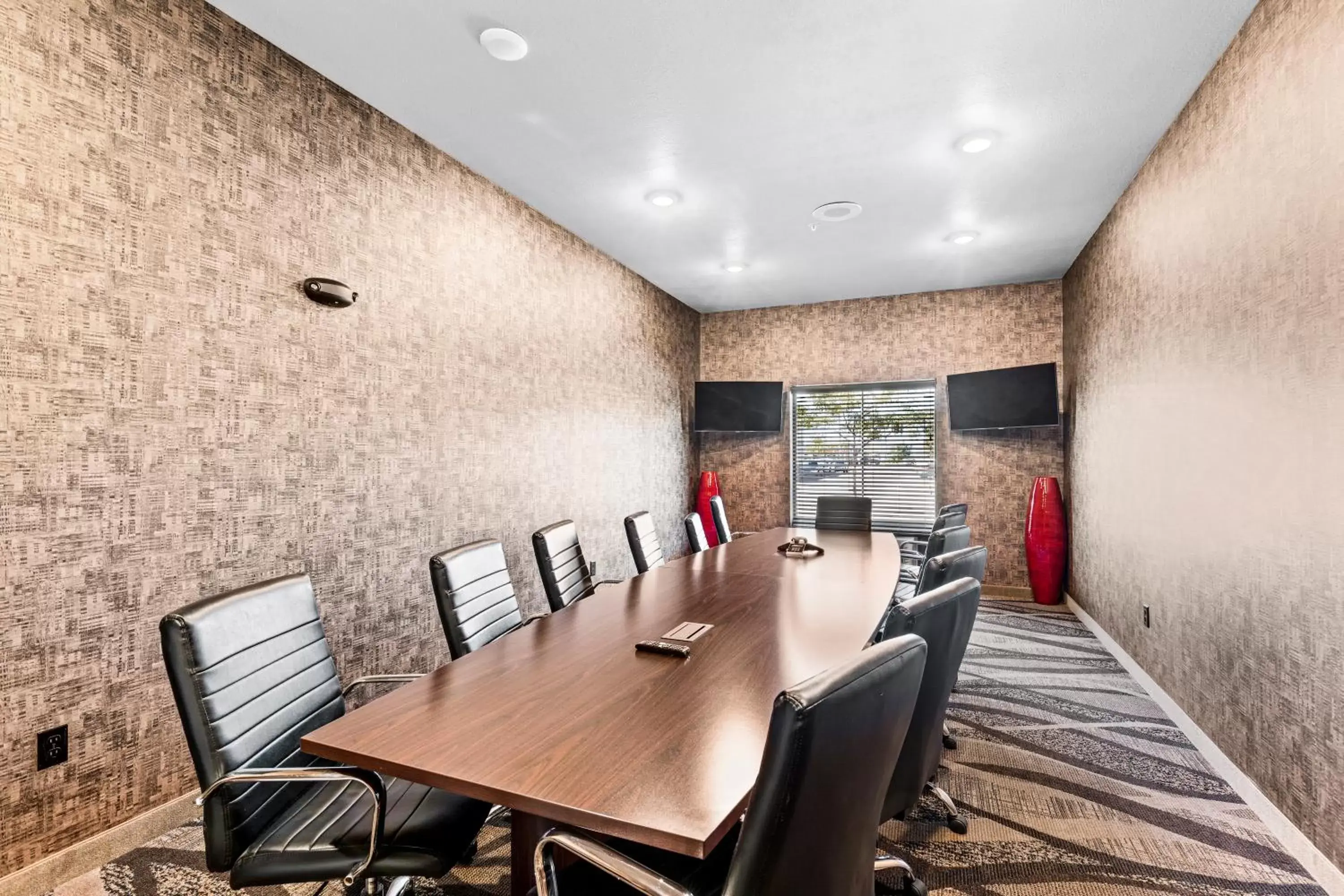 Meeting/conference room in Cobblestone Hotel & Suites - Superior Duluth