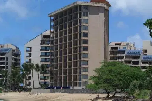 Facade/entrance, Property Building in Kahana Beach Vacation Club