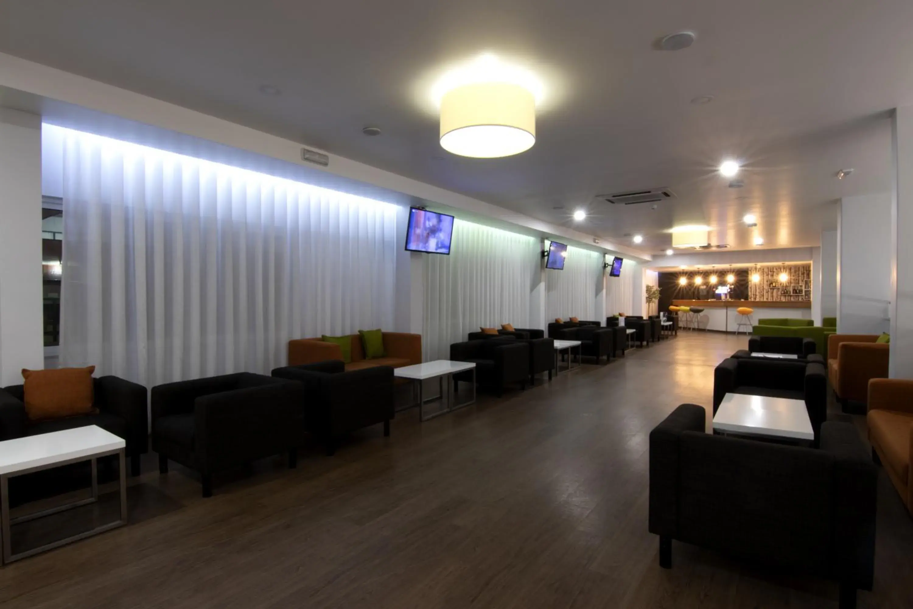 Lounge or bar in Luna Miramar Club