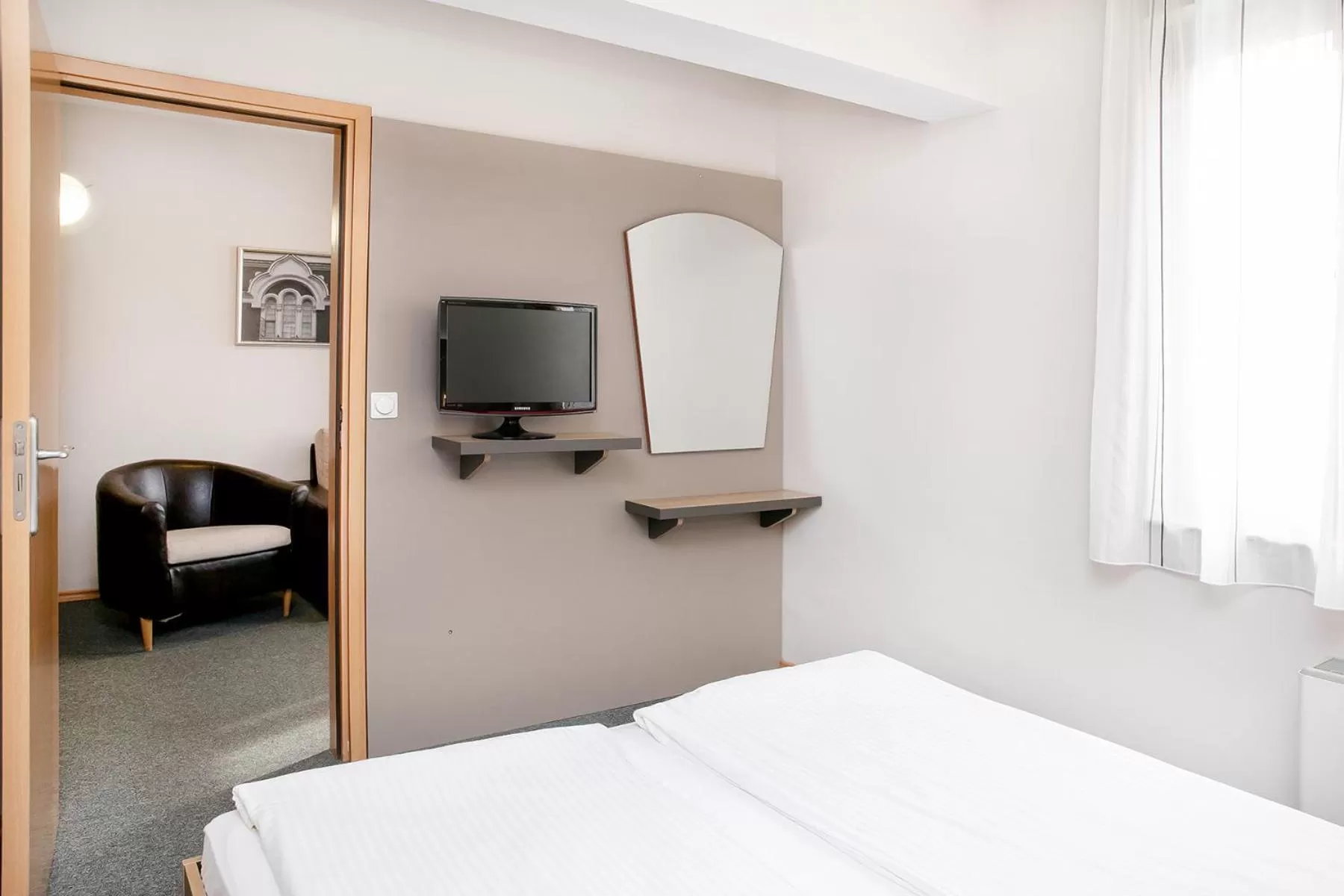 TV and multimedia, Bed in Hotel Niky