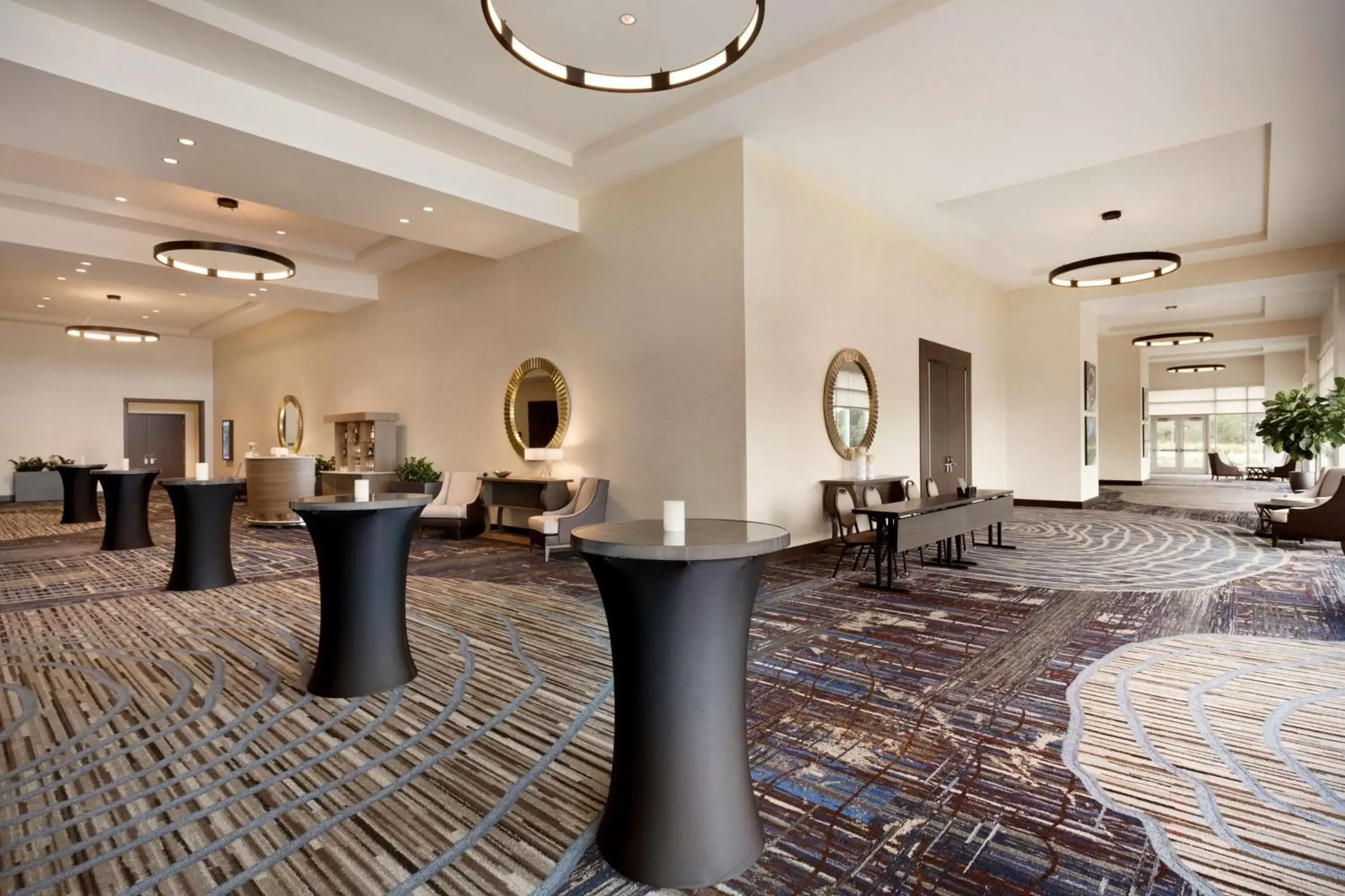 Meeting/conference room, Lobby/Reception in Embassy Suites By Hilton San Antonio Landmark