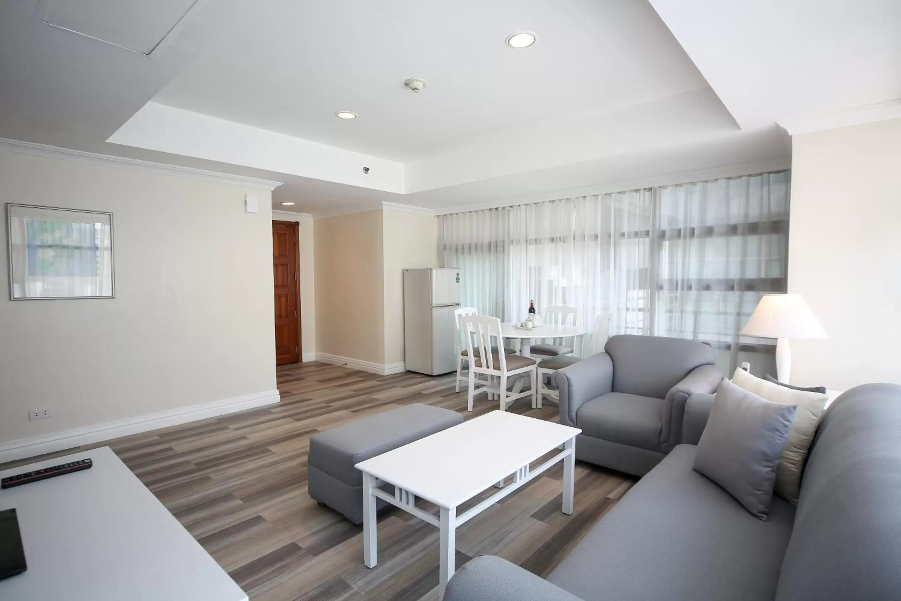 Living room, Seating Area in Infinity Tower Suites