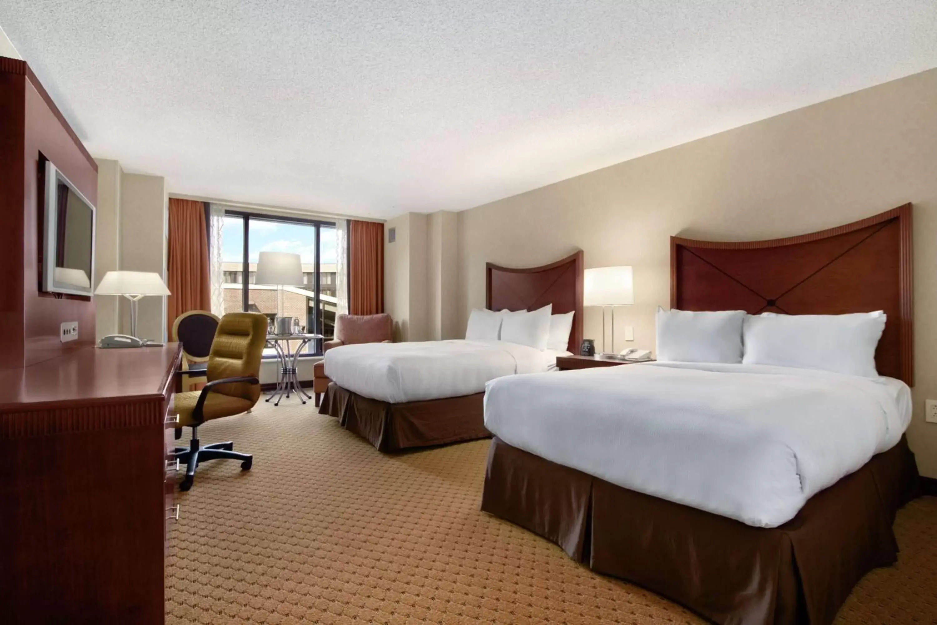 Double Room with 2 Double Beds and Bath Tub - Disability Access in Hilton Washington Dulles Airport Double Room with 2 Double Beds and Bath Tub - Disability Access in Hilton Washington Dulles Airport