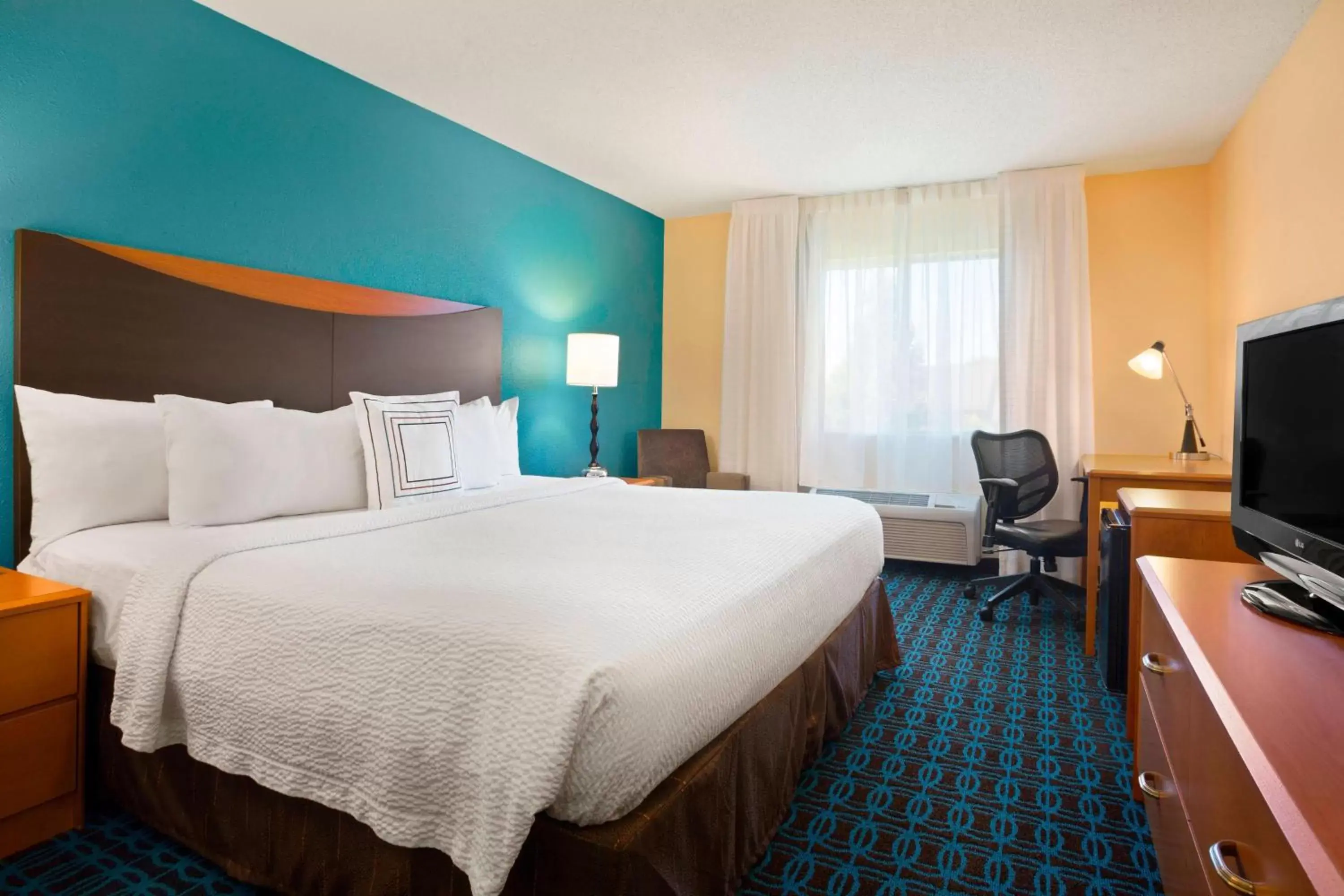 King Room in Fairfield Inn & Suites Minneapolis-St. Paul Airport