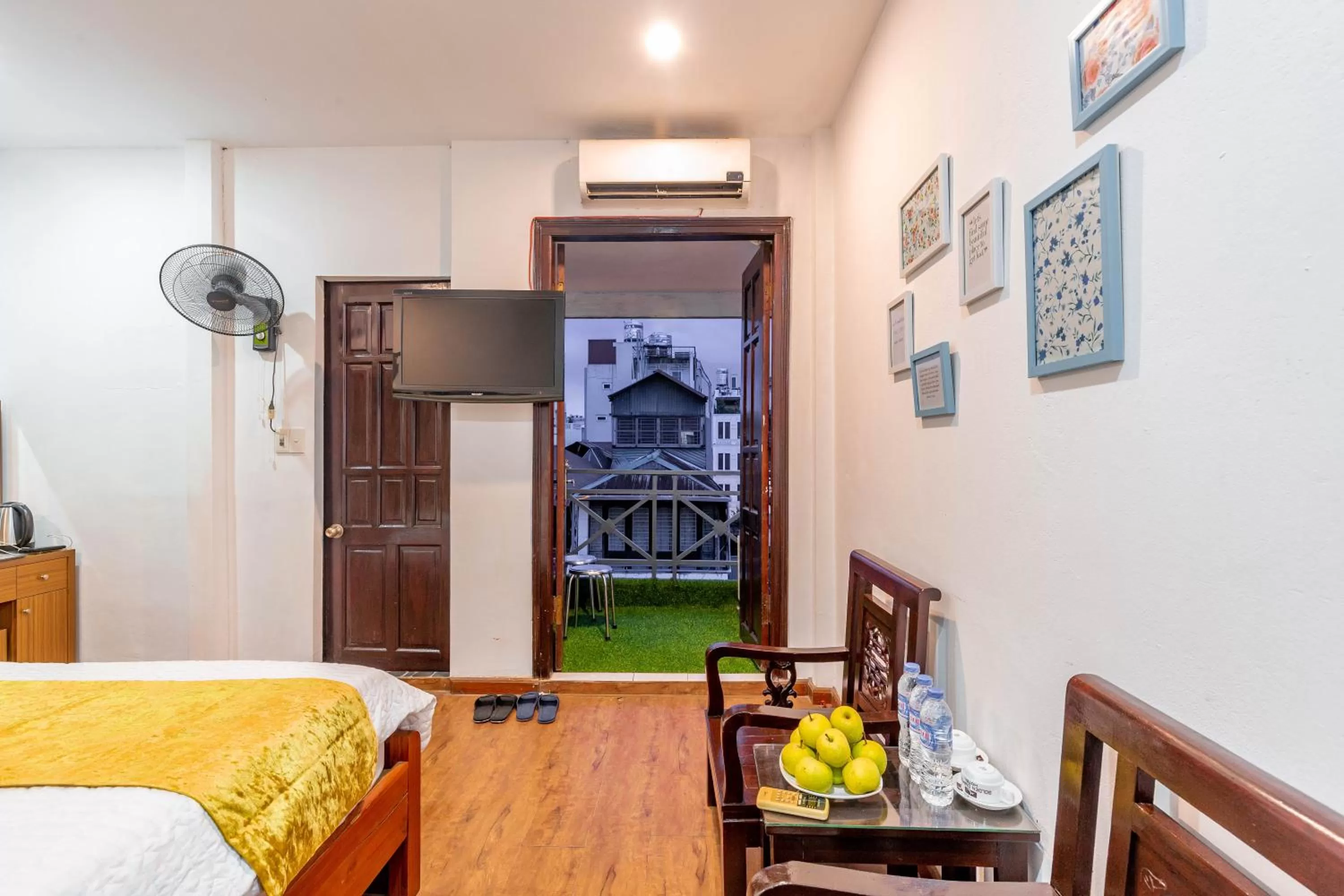 Bed in Hanoi View Legend Hotel