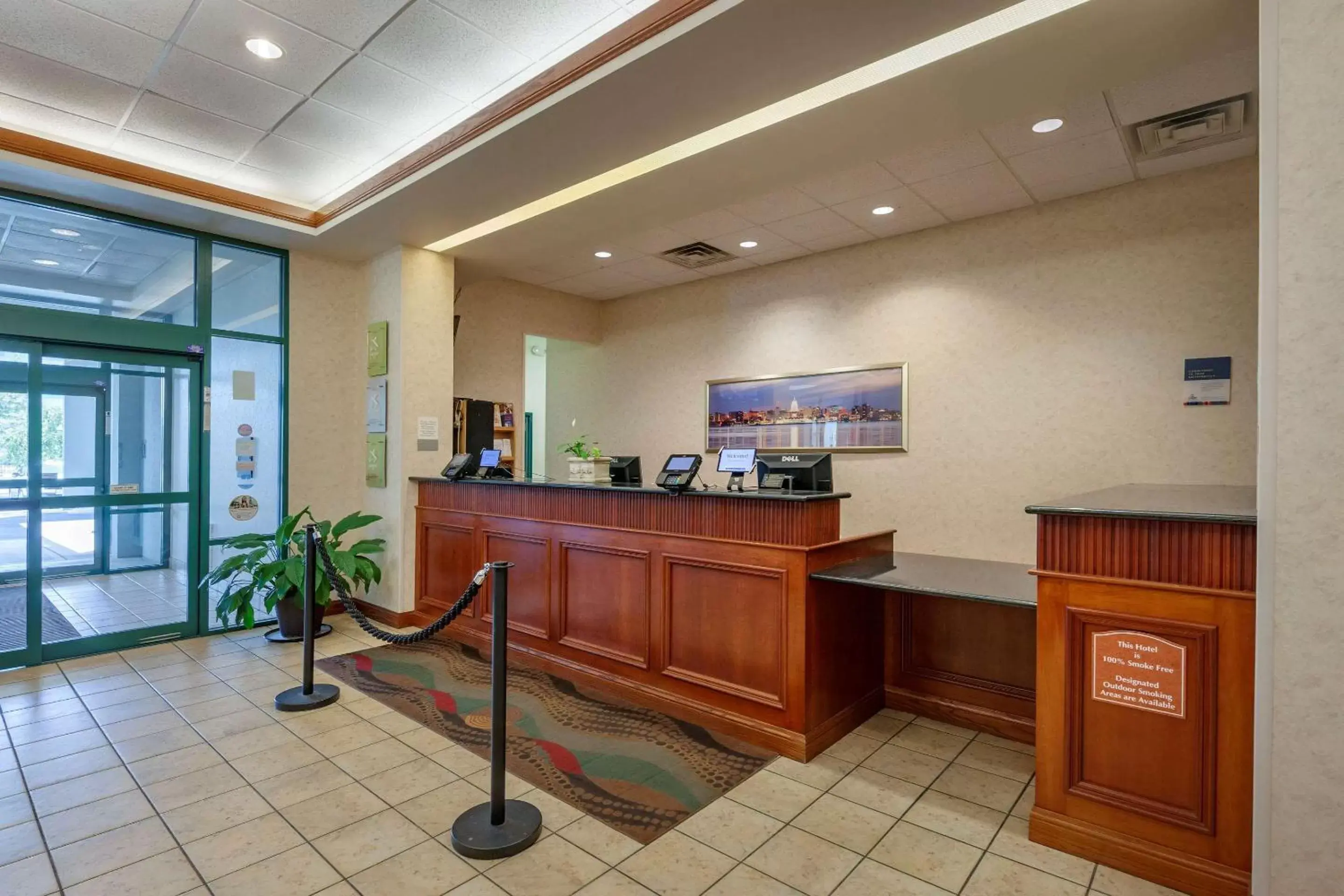 Lobby or reception, Lobby/Reception in Clarion Suites at The Alliant Energy Center