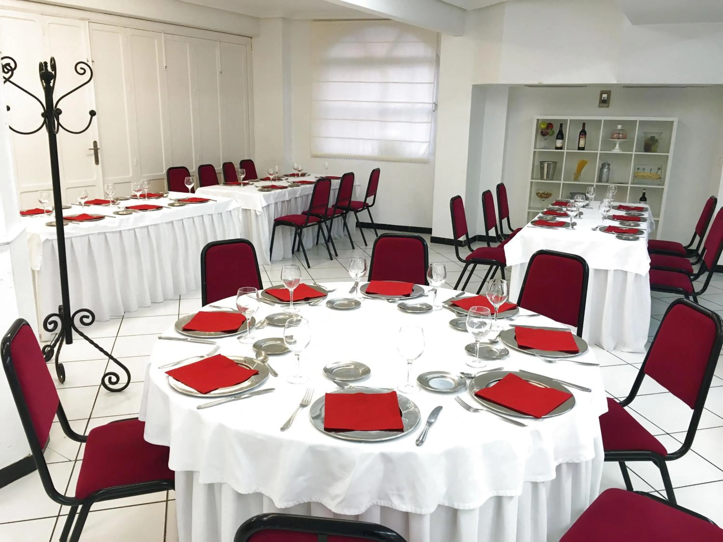 Restaurant/places to eat in Hotel El Emigrante