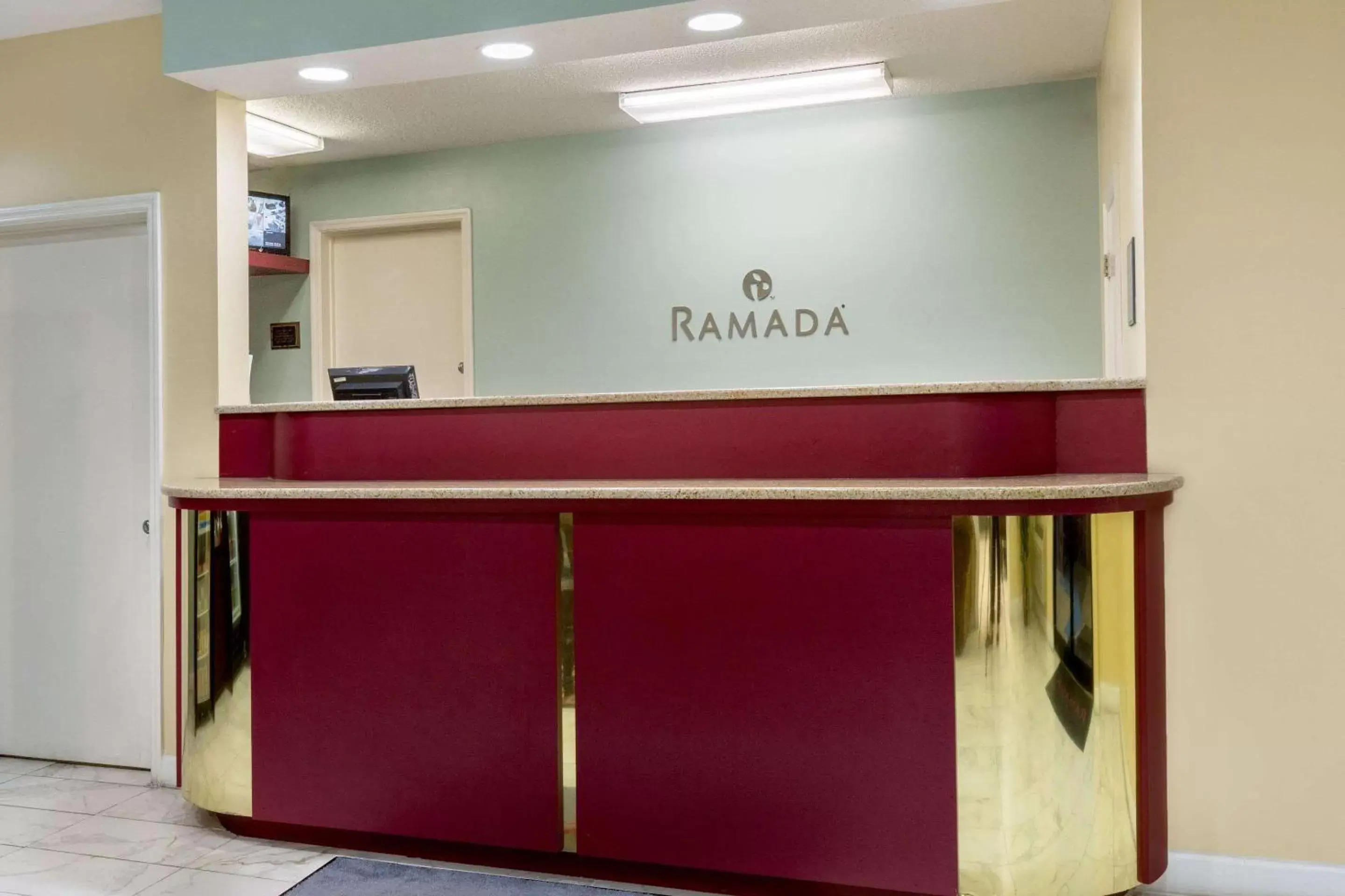 Lobby/Reception in Ramada by Wyndham Pelham