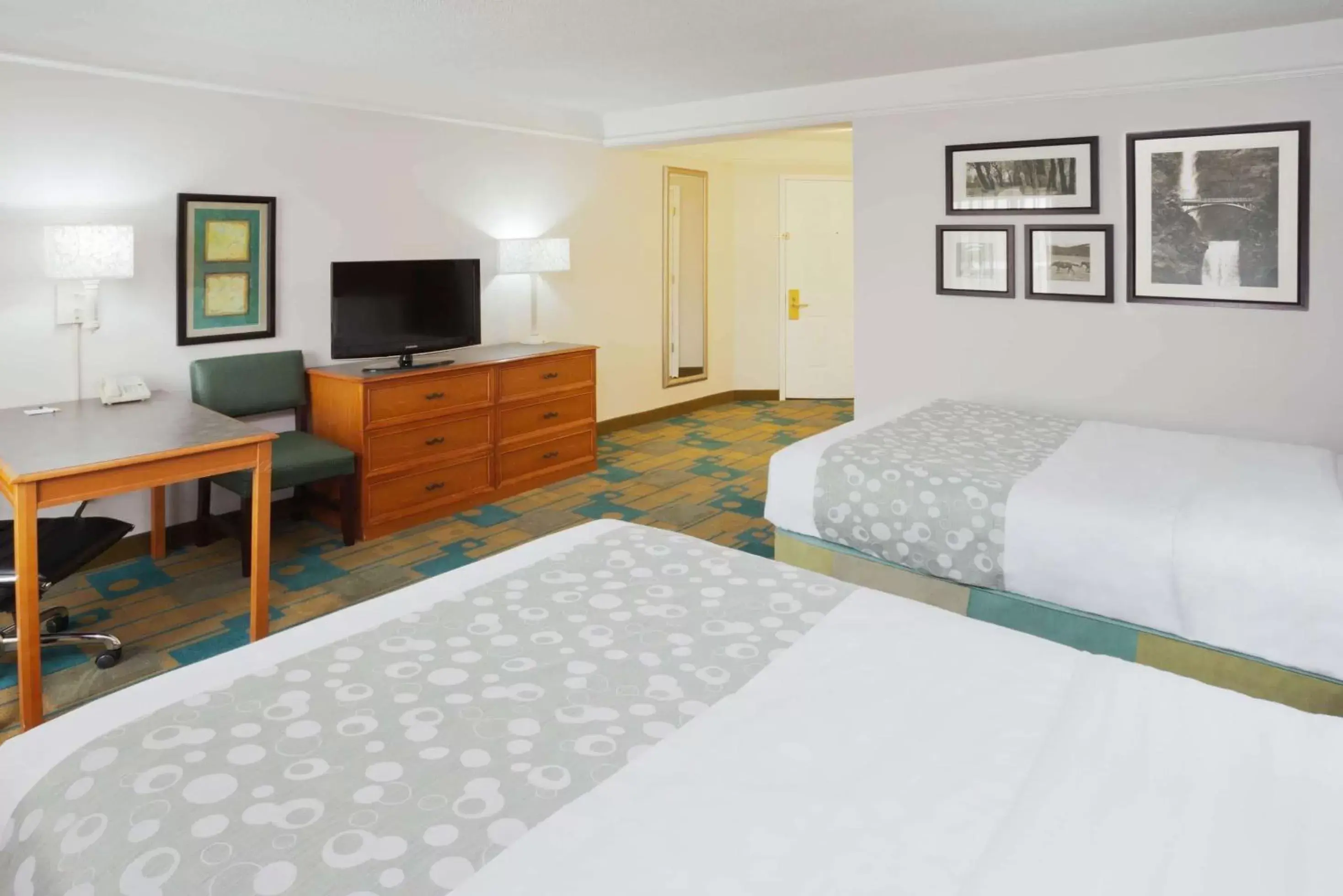 Double Room with Two Double Beds in La Quinta by Wyndham Salt Lake City Airport Double Room with Two Double Beds in La Quinta by Wyndham Salt Lake City Airport