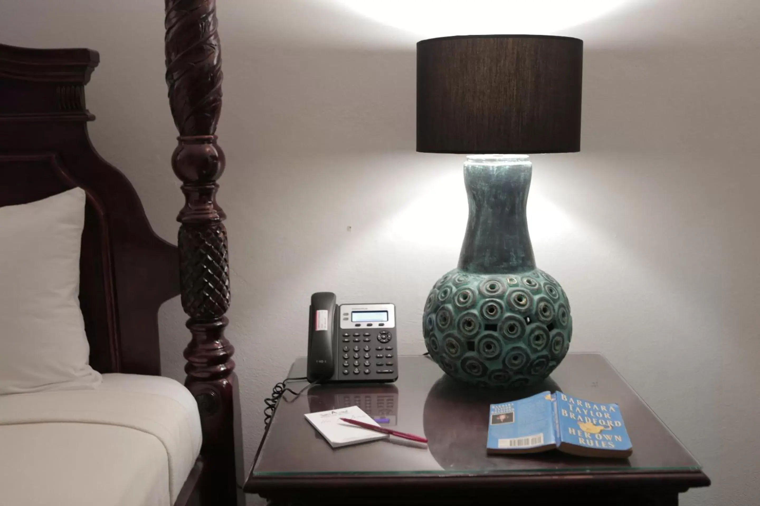 Bedroom in Altamont West Hotel