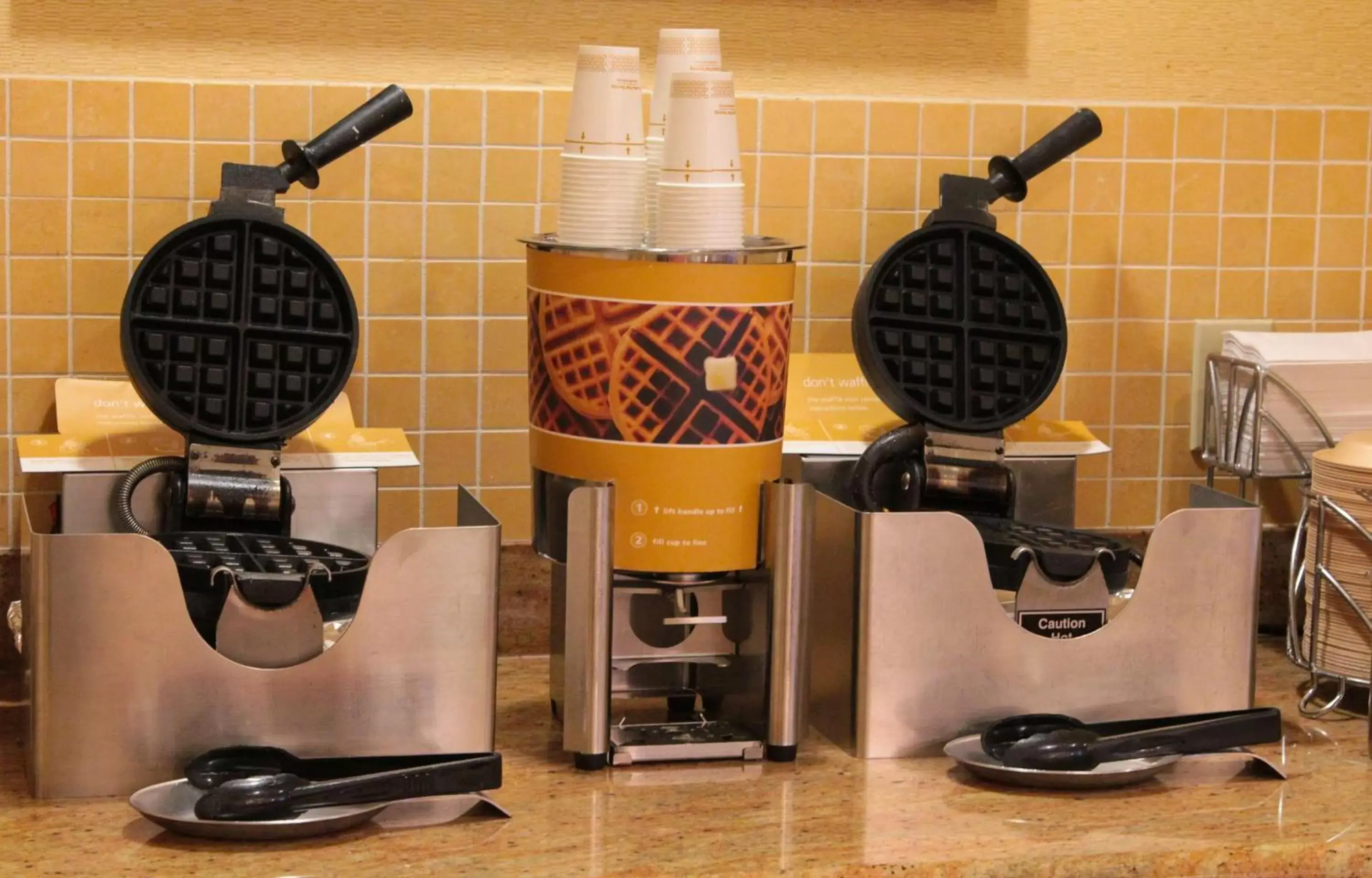 Breakfast in Hampton Inn Hampton-Newport News Breakfast in Hampton Inn Hampton-Newport News