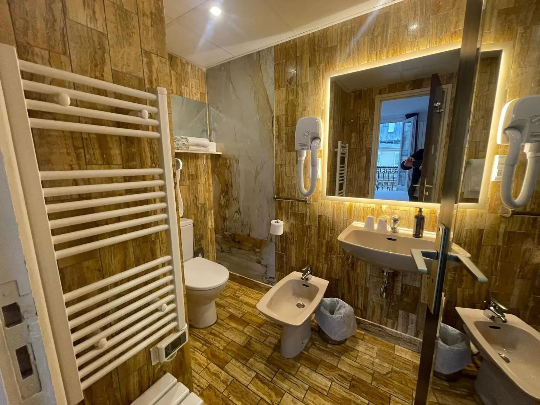 Toilet, Bathroom in Hotel du College de France
