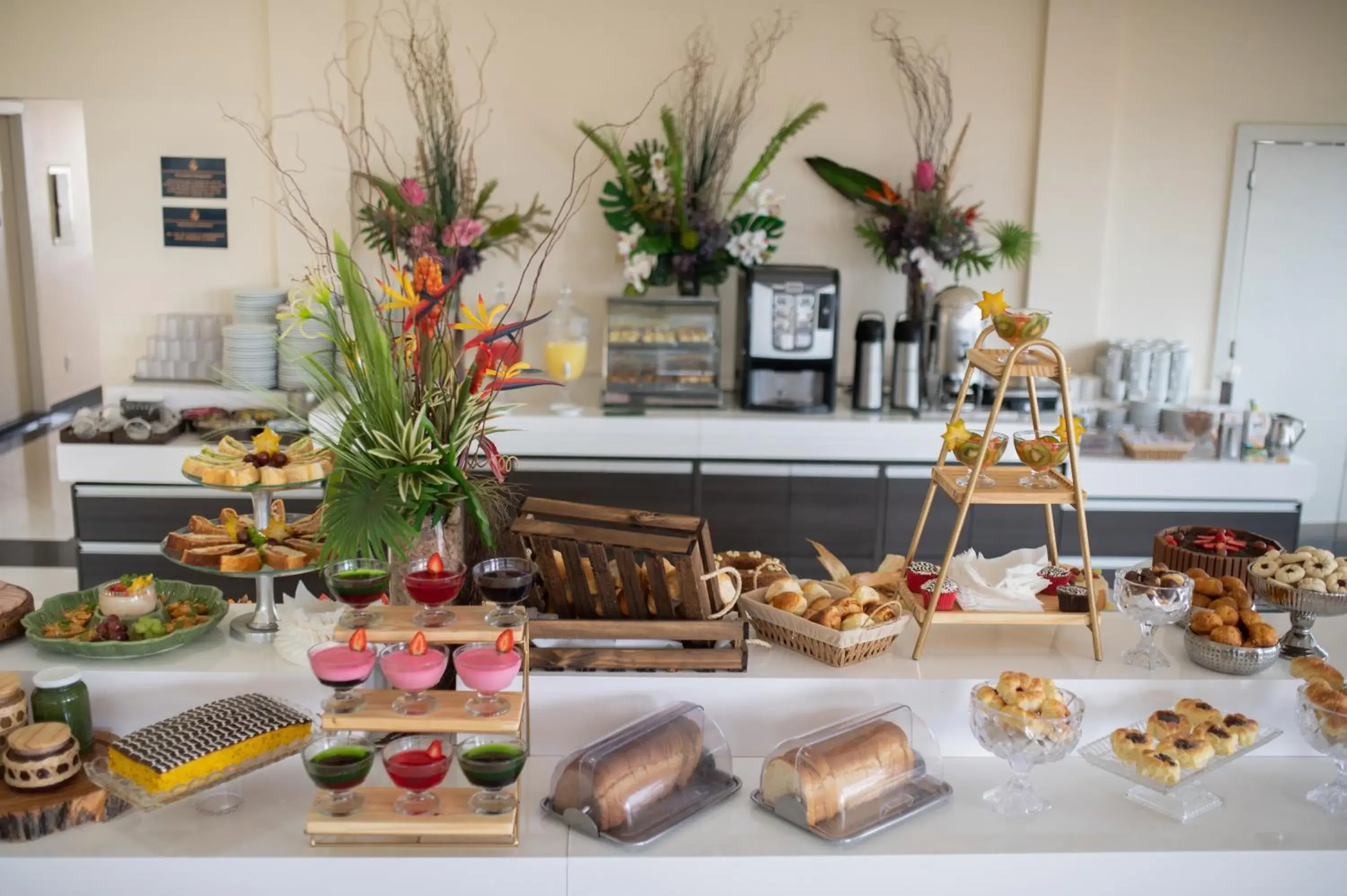 Buffet breakfast in Havana Palace Hotel II Buffet breakfast in Havana Palace Hotel II