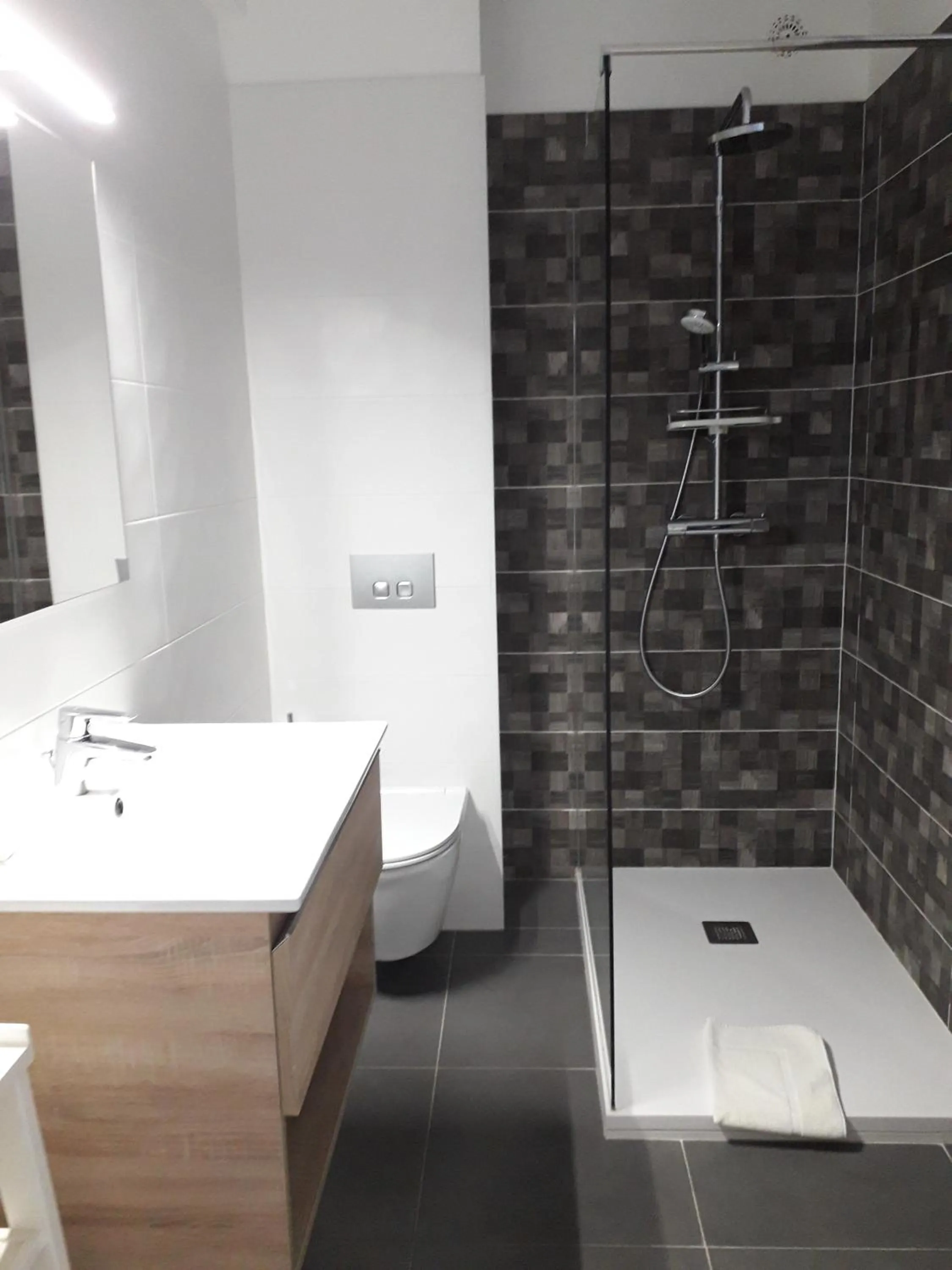 Standard Double or Single Room in The Originals Boutique, Hotel Miramar, Royan (Inter-Hotel)