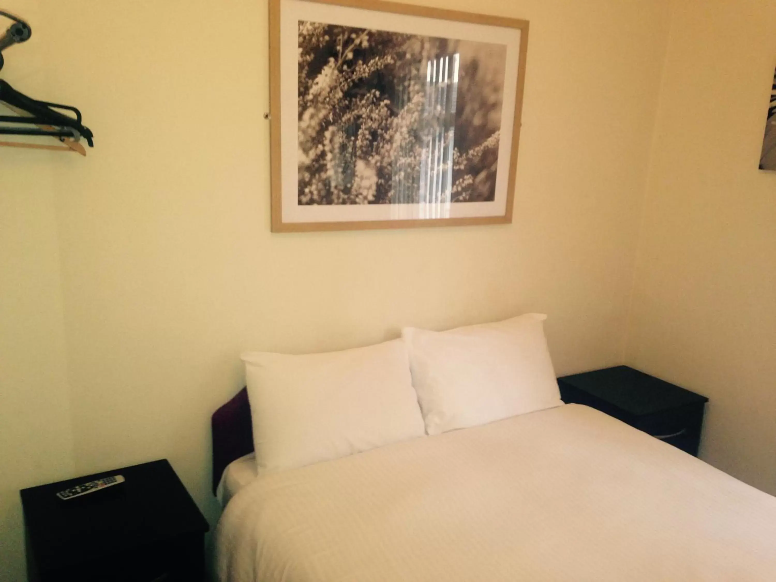 Bedroom, Bed in Peek-a-Booze - Budget Hotel - Adults Only