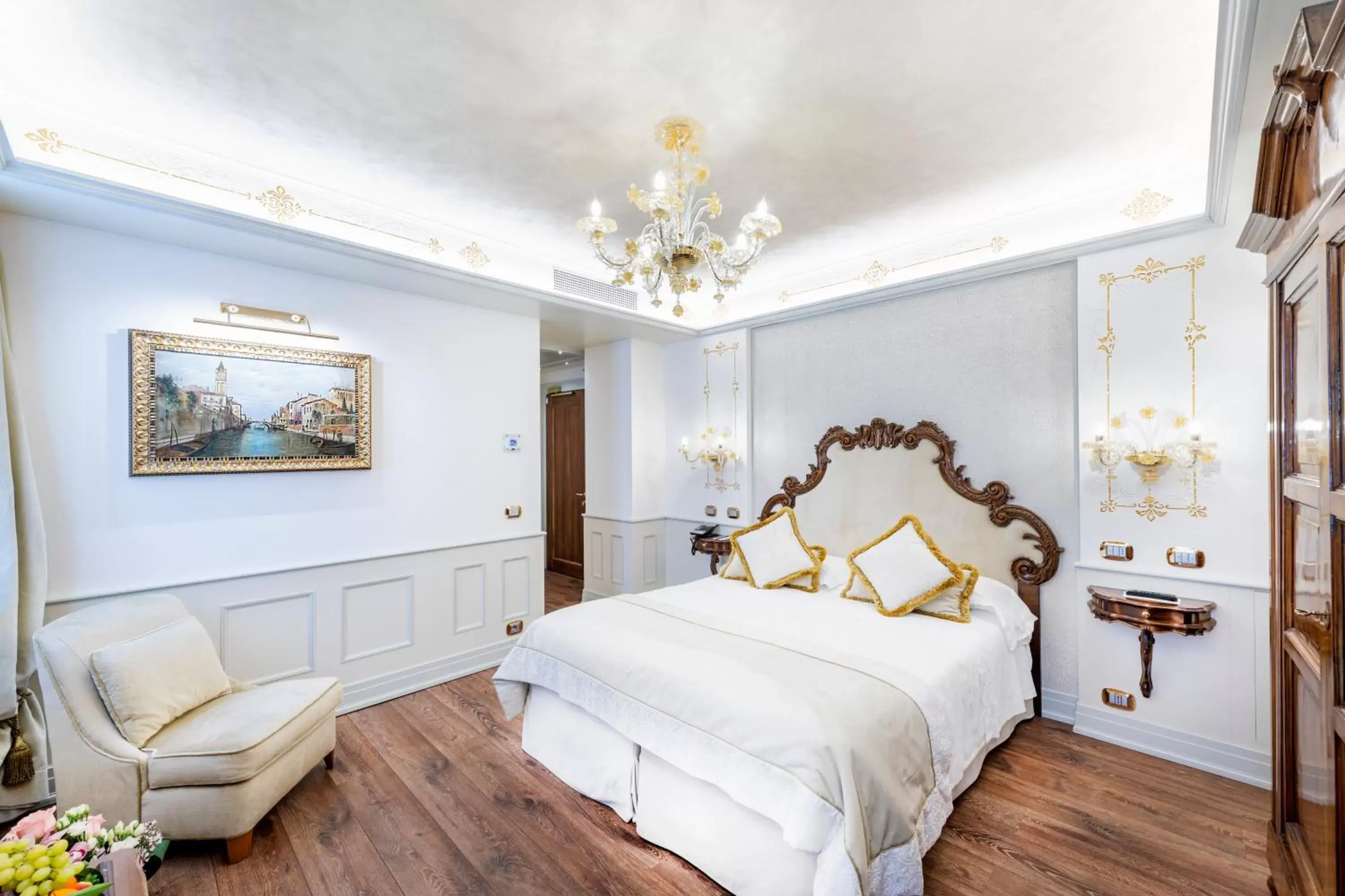Bedroom, Bed in Monaco & Grand Canal