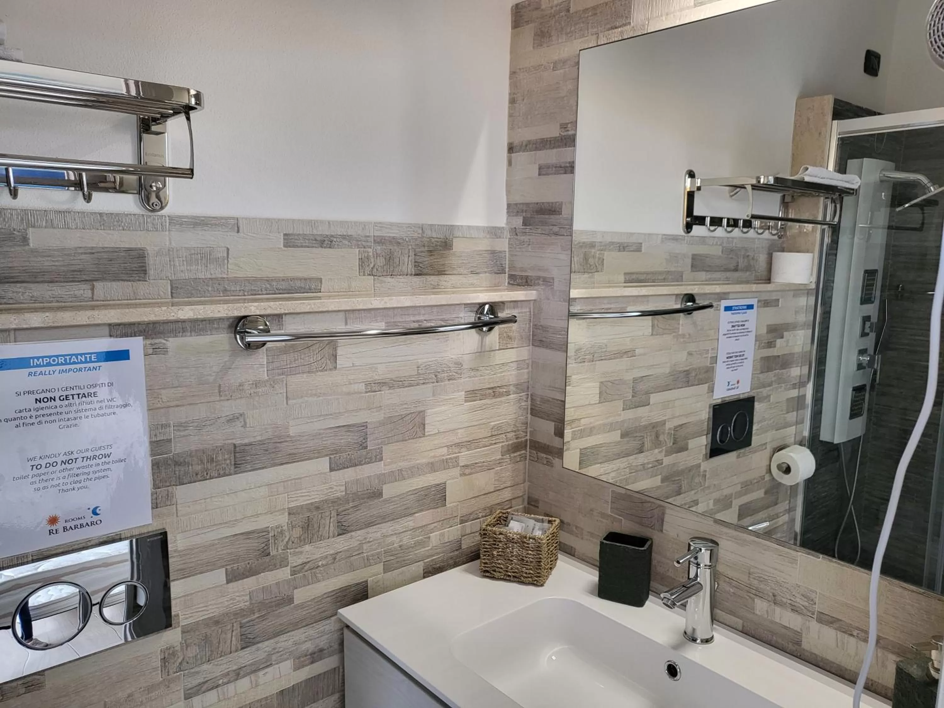 Bathroom in Re Barbaro