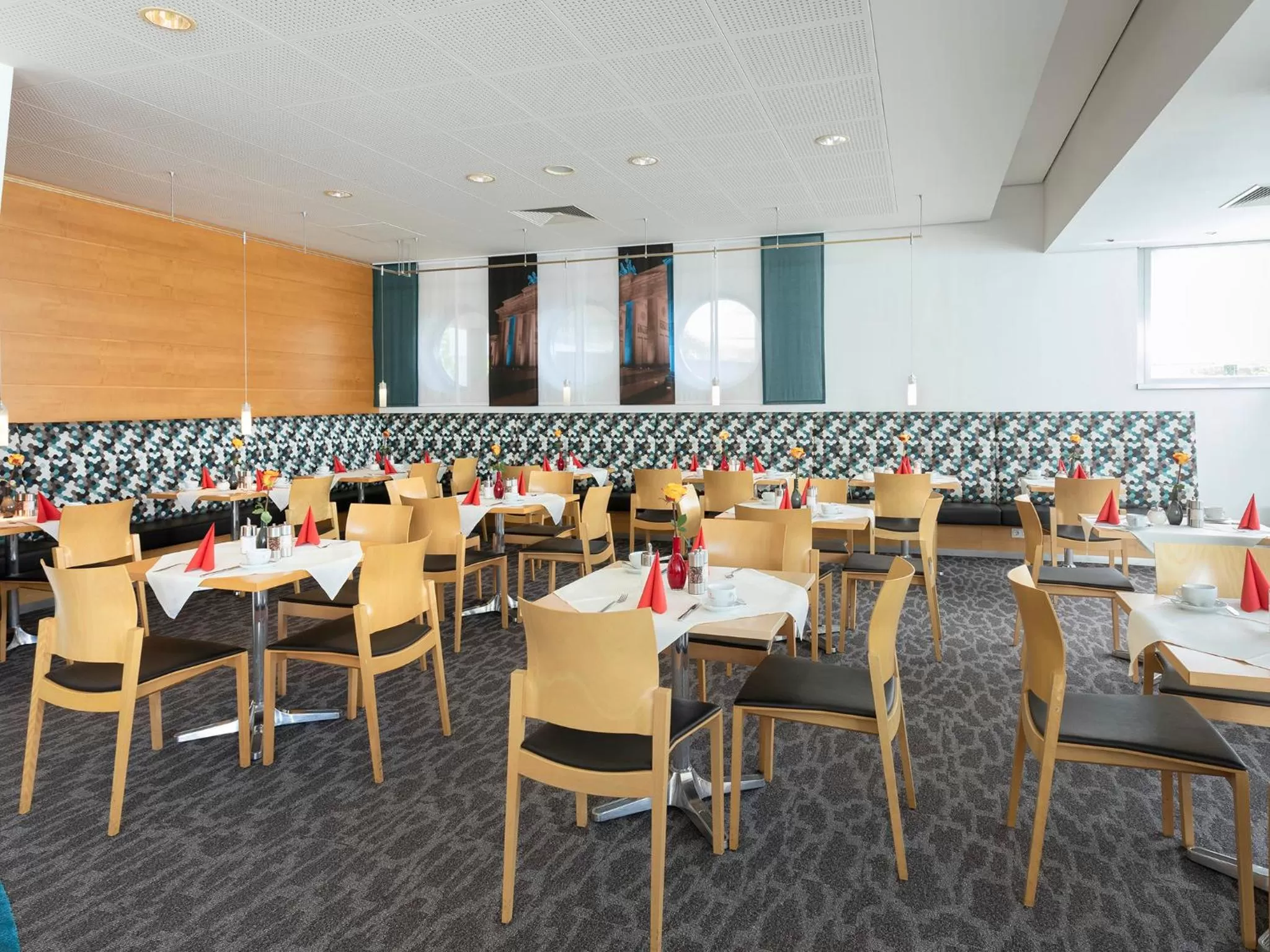 Restaurant/places to eat in Best Western Hotel am Europaplatz