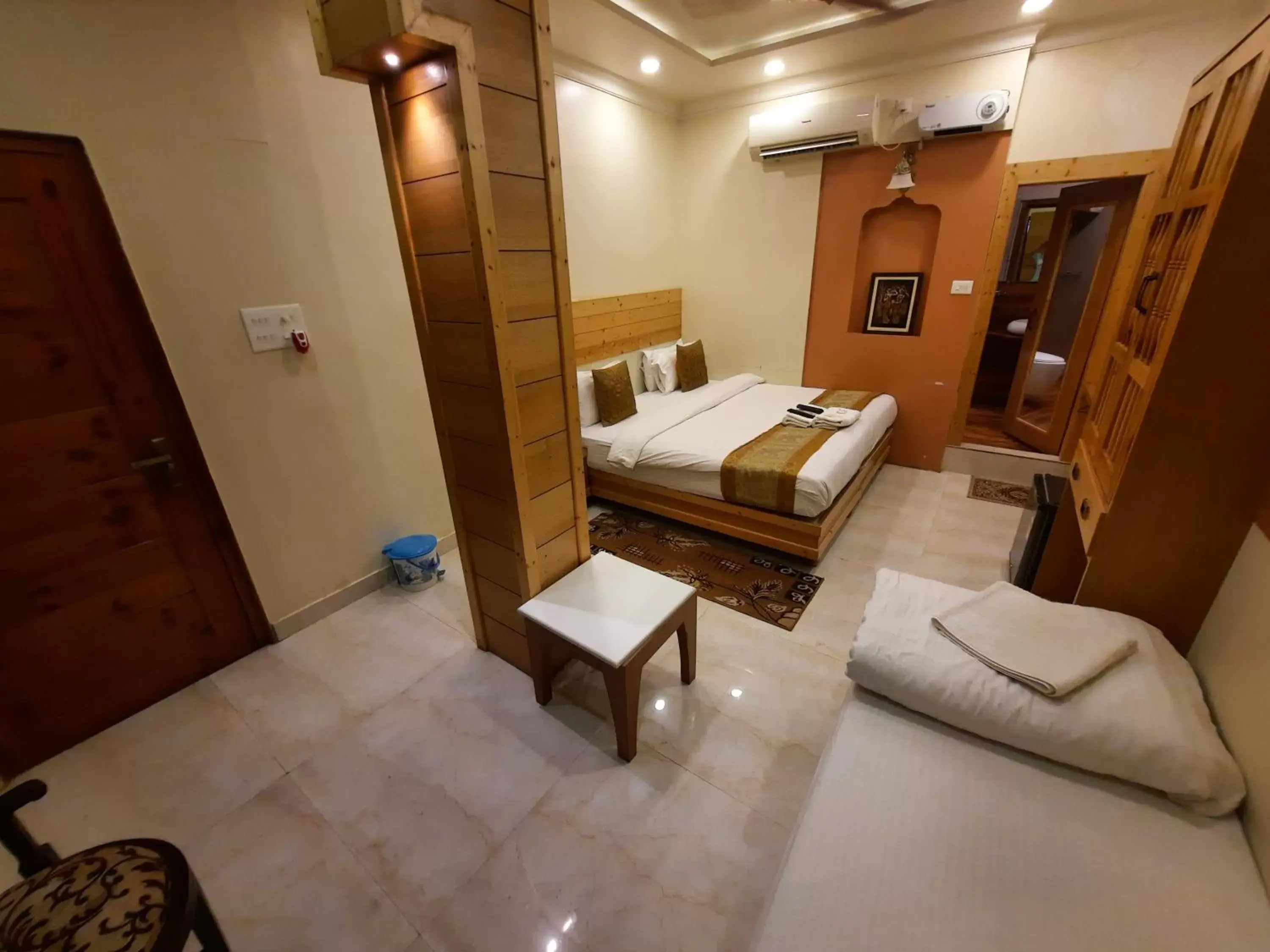 Photo of the whole room, Bathroom in Hotel Temple On Ganges
