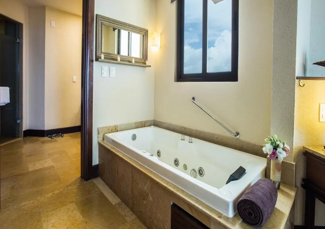 Shower in Dreams Riviera Cancun Resort & Spa - All Inclusive