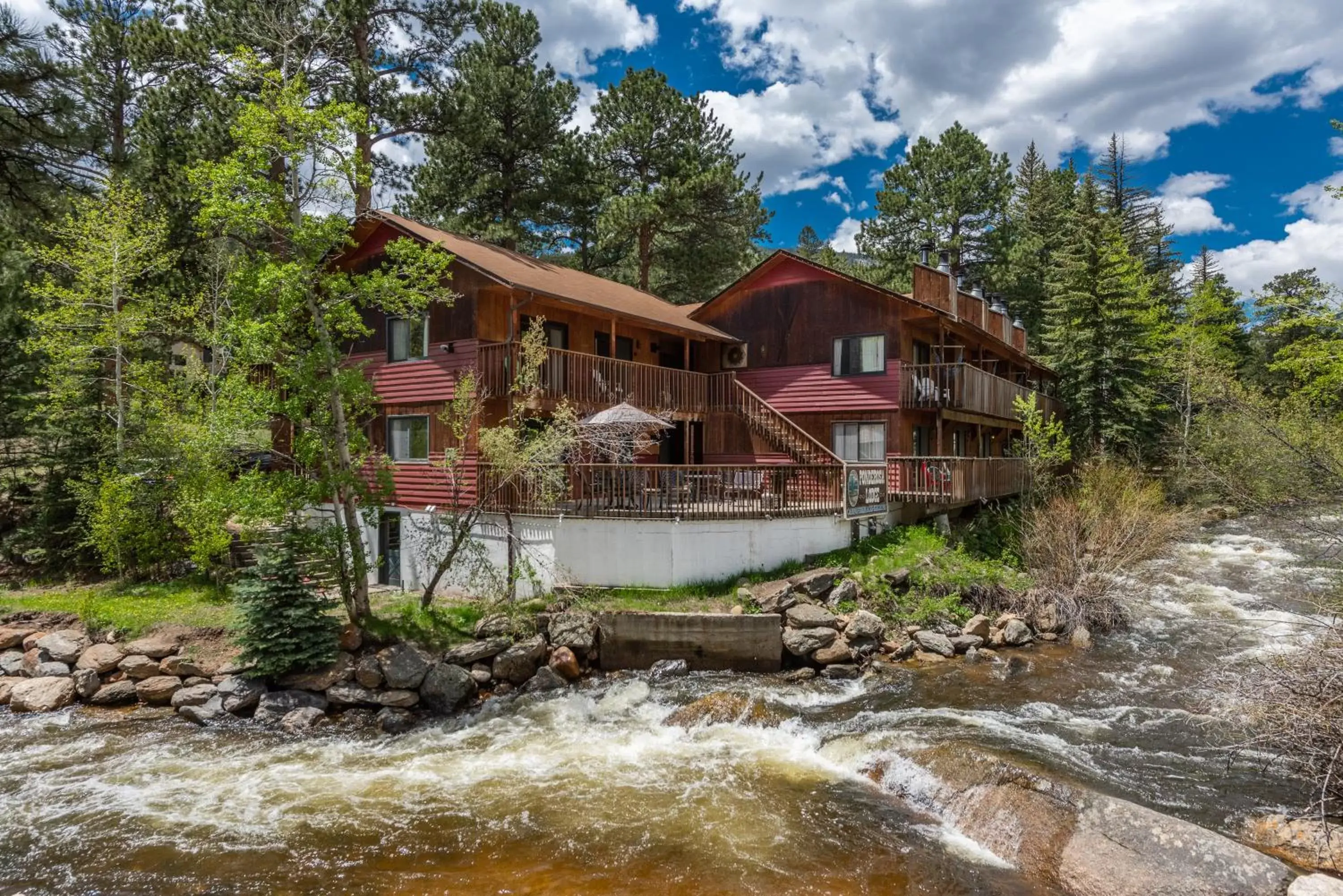 Property Building in Ponderosa Lodge