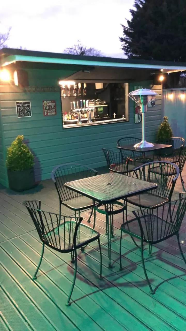 Restaurant/Places to Eat in The Holroyd Arms