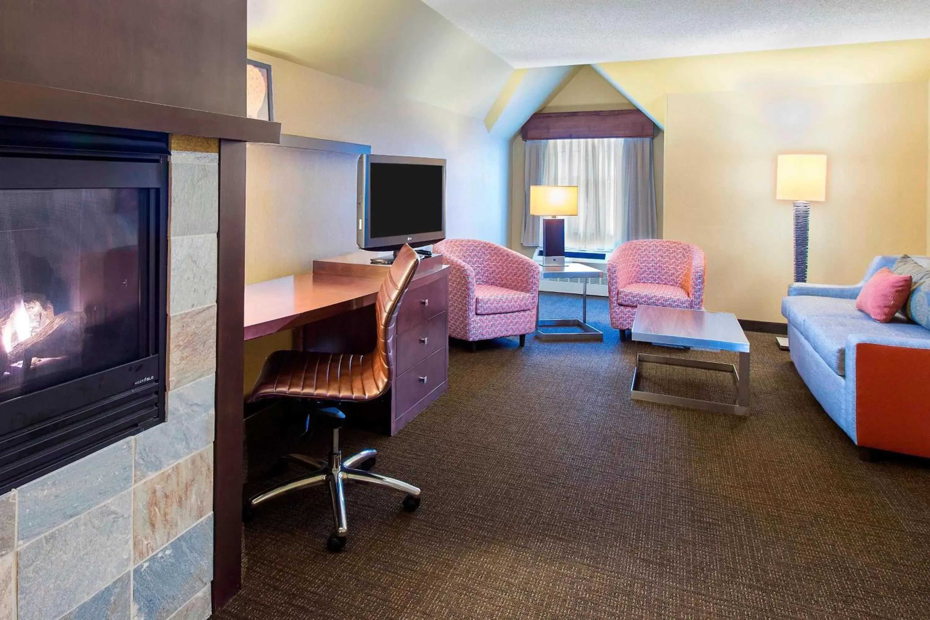 Living room in Courtyard Marriott Lake Placid