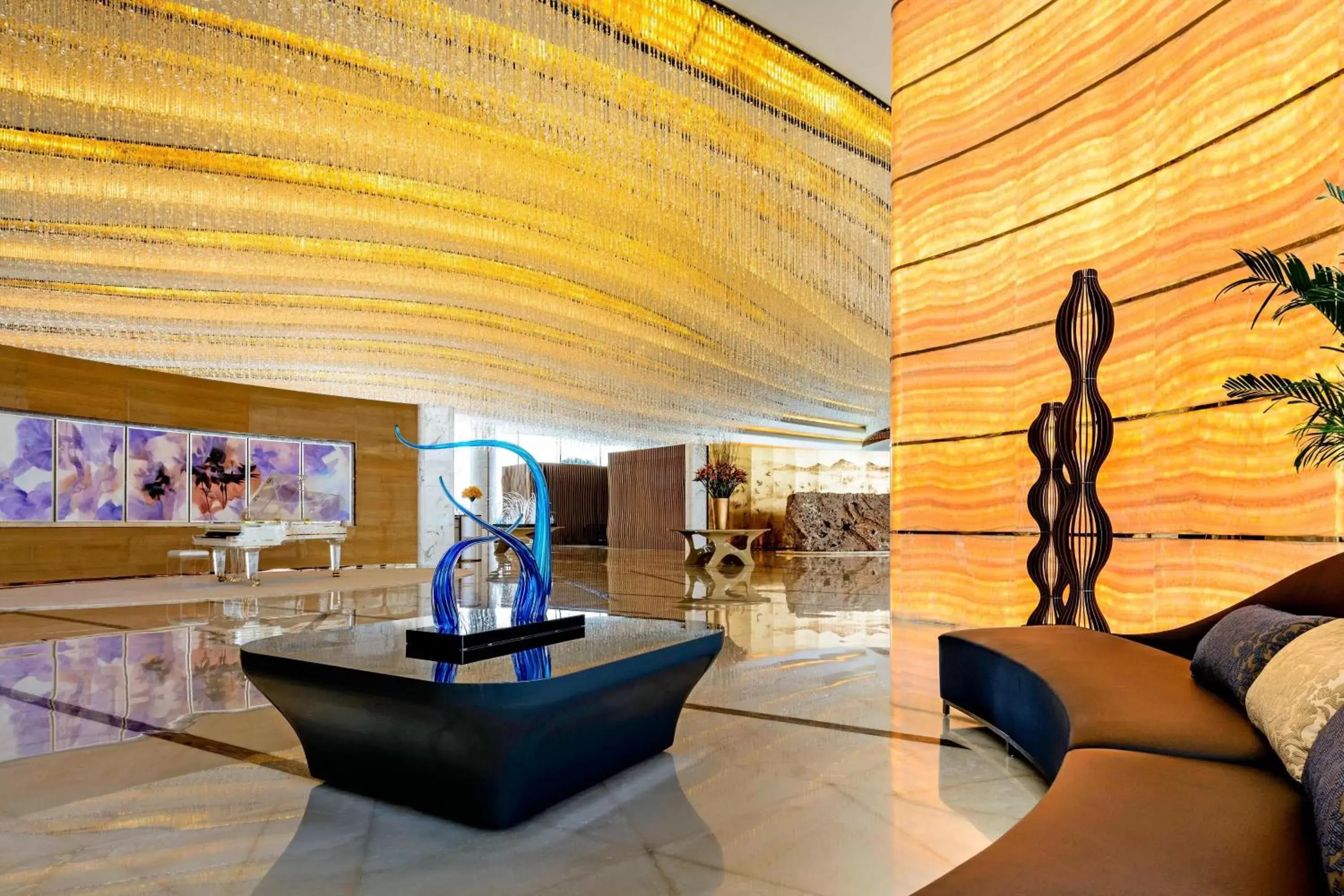 Lobby or reception in Sheraton Huzhou Taihu Lake Hot Spring Resort & Spa